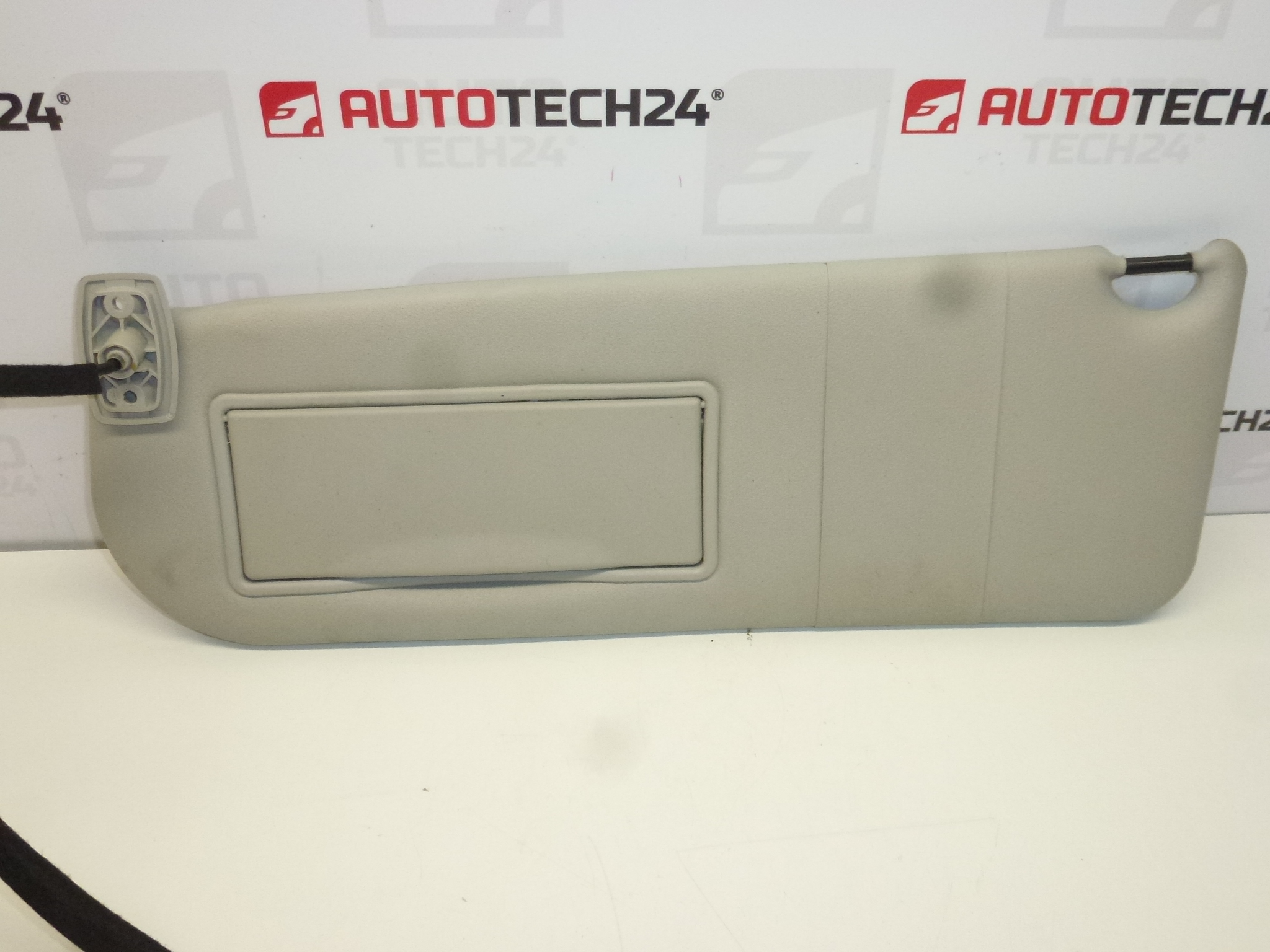 Osłona przeciwsłoneczna Citroën C8 Peugeot 807, oświetlenie - lewa 8143GN