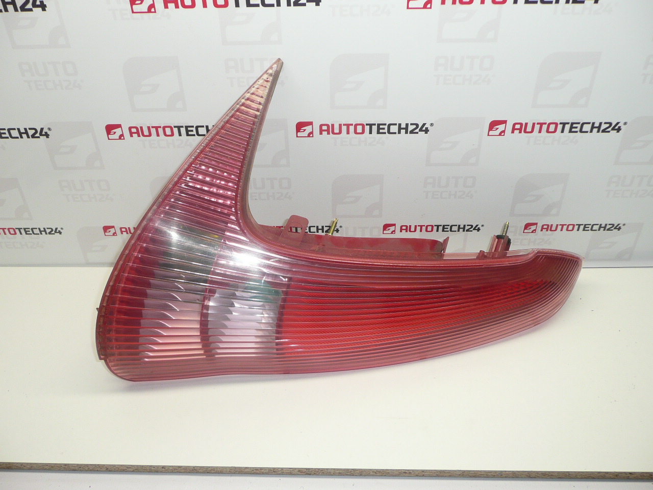 Lampa tylna lewa Peugeot 206 Combi 9641540677 6350R4