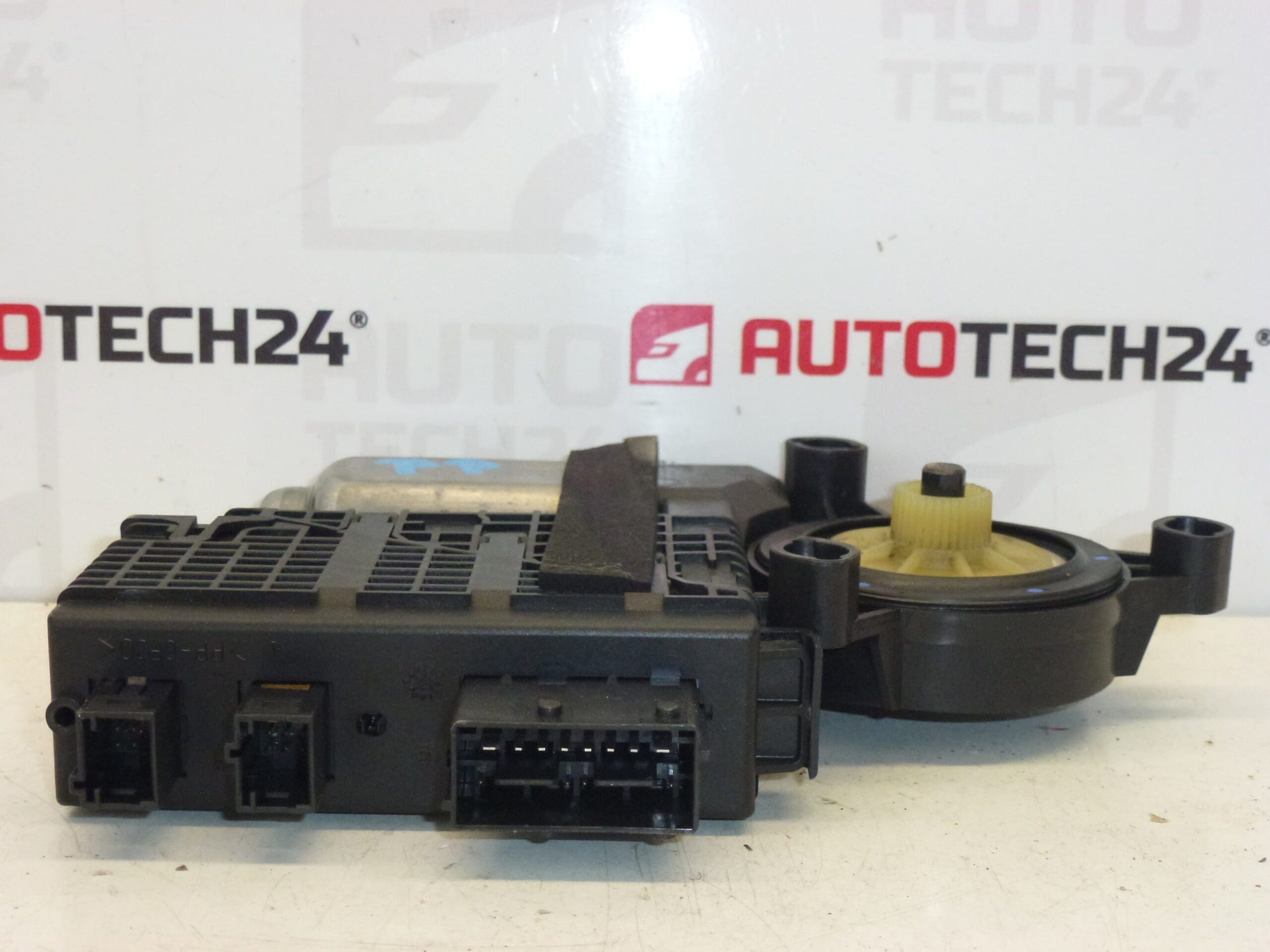 Silnik Podnoszenia Prawego Przedniego Szyby Citroën C4 Picasso 9682495580 - obrazek 2