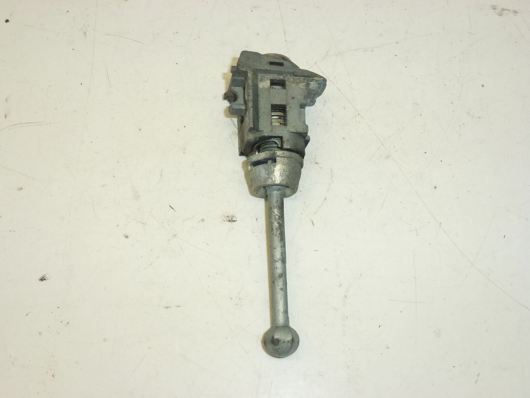 Zestaw zamków wraz z dwoma kluczami do Peugeot 207 4162KF 4162NV - obrazek 2