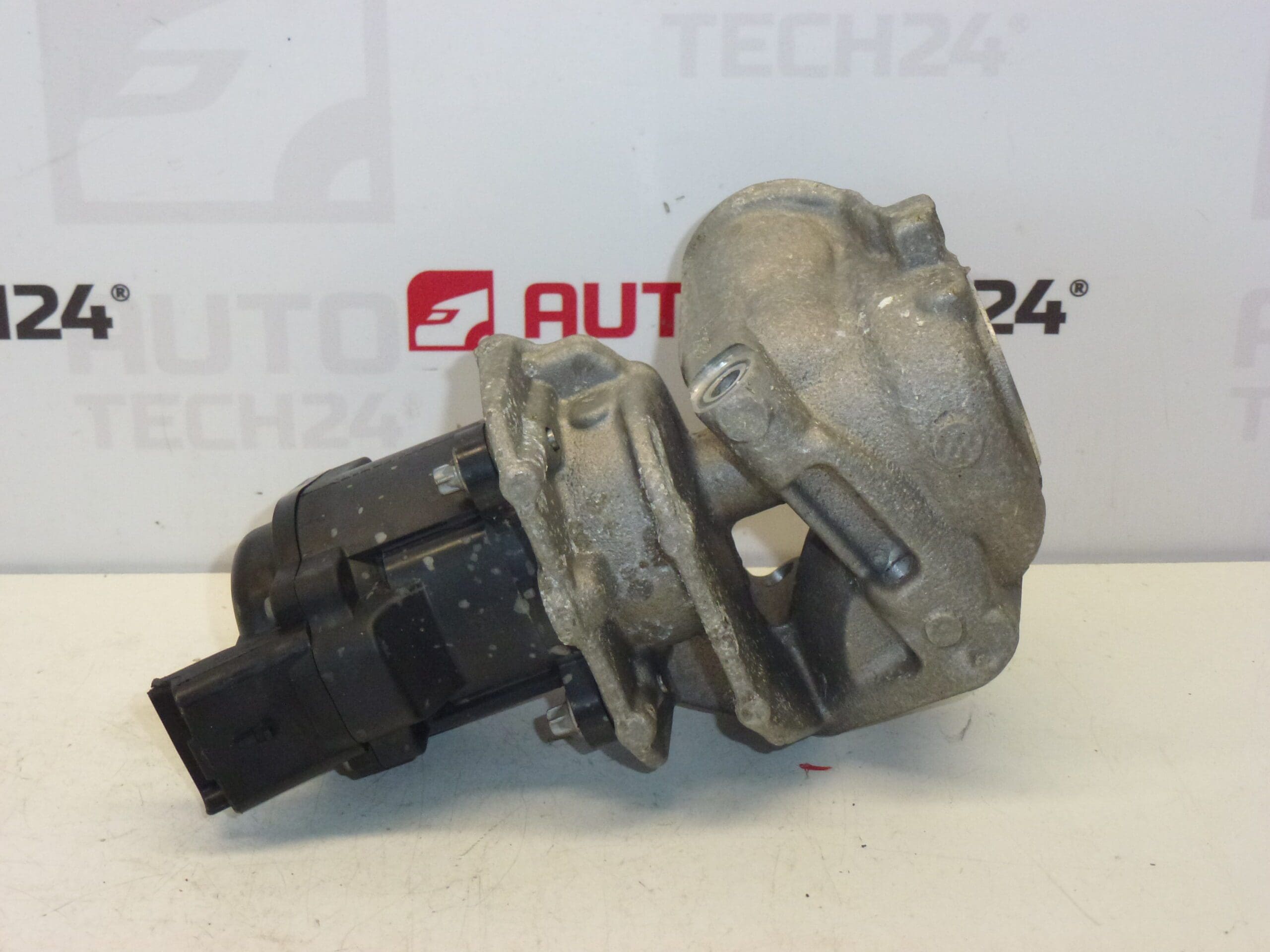Używany Zawór EGR 1.6 HDI Citroën Peugeot 9685640480 1618NR - obrazek 2