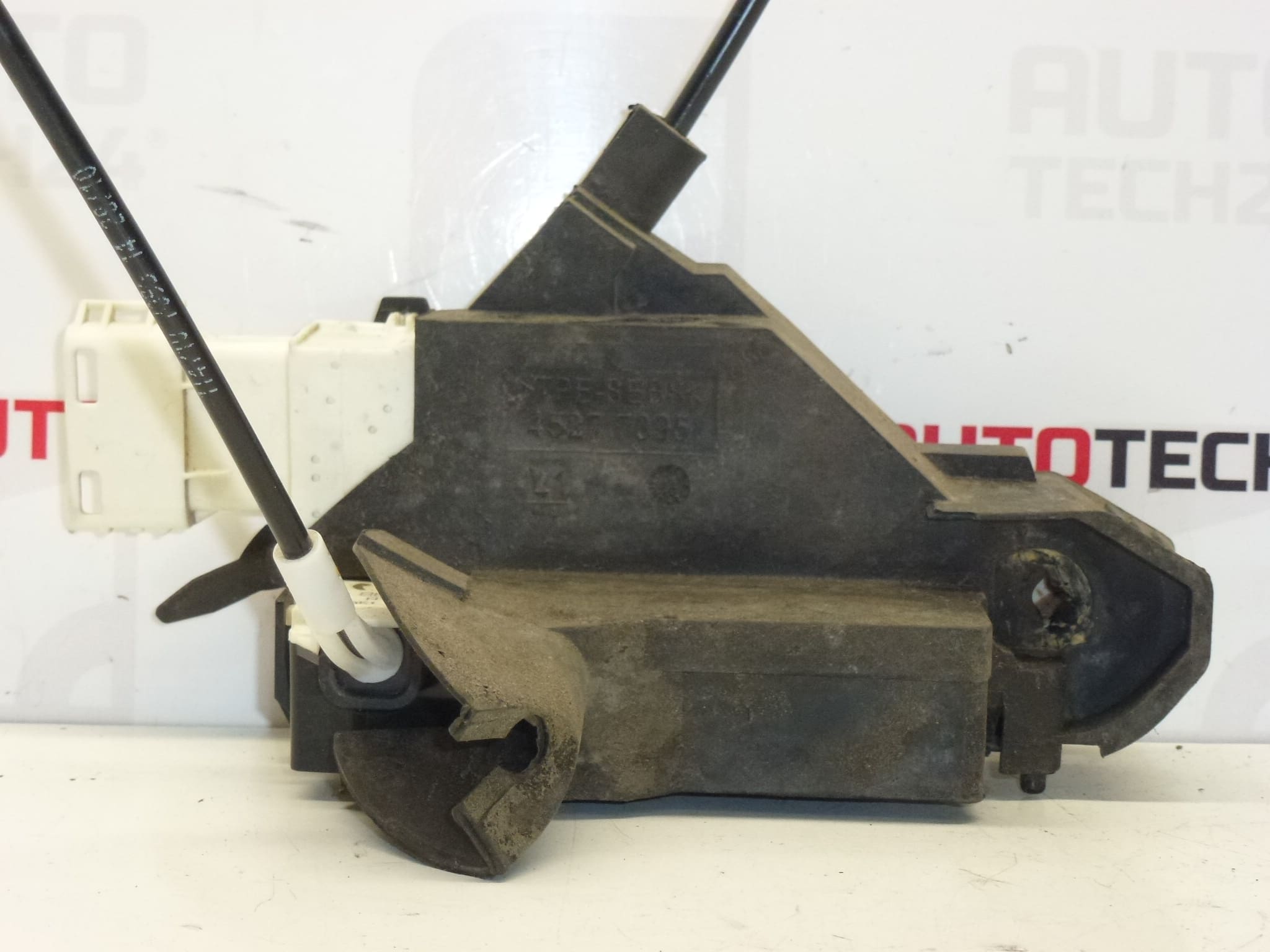 Zamek Lewych Drzwi Peugeot 407 9686683680 9135FN - obrazek 2