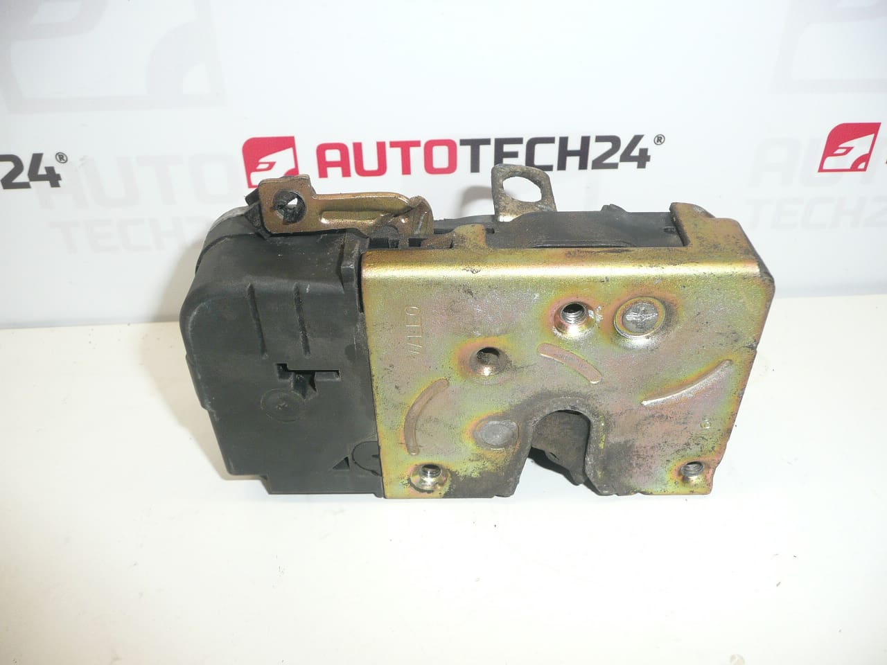 Zamek elektryczny przednich prawych drzwi do Peugeot 206/206+ (9136S7) - obrazek 2