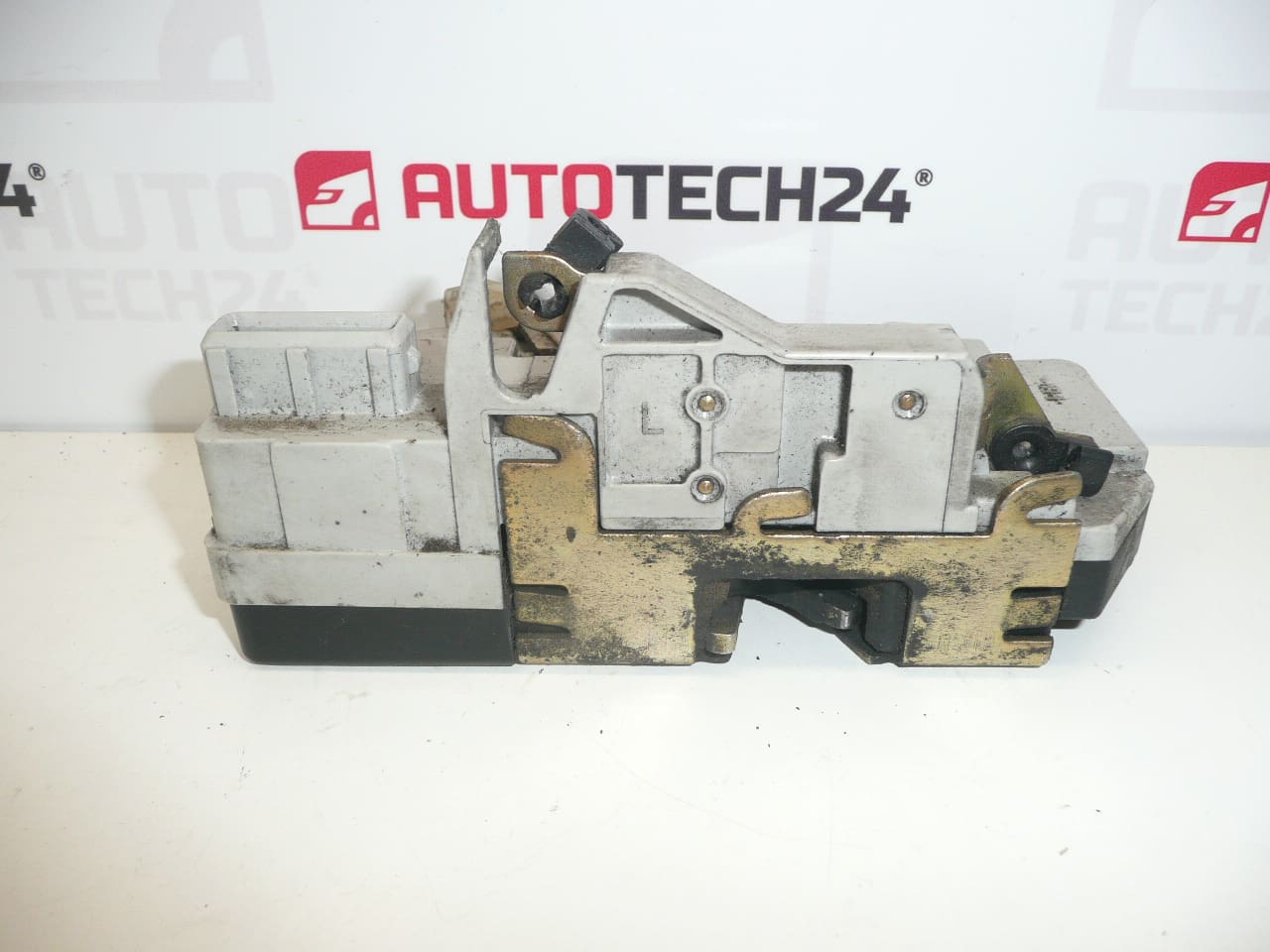 Zamek lewych tylnych drzwi do Peugeota 206/406 Kombi, nr 913758 - obrazek 2
