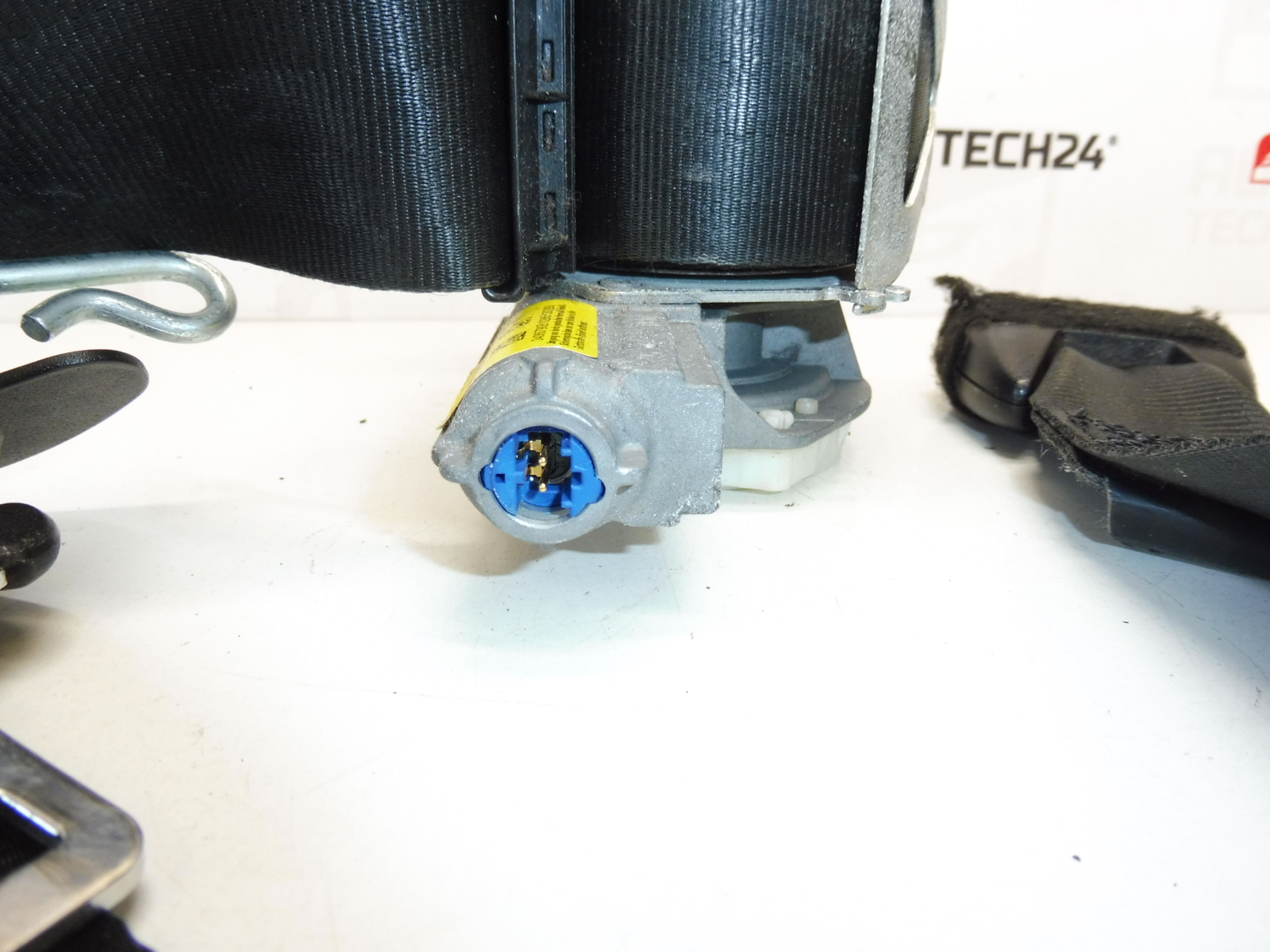 Pas bezpieczeństwa prawy Peugeot 3008 5008 34068389F 8975HN