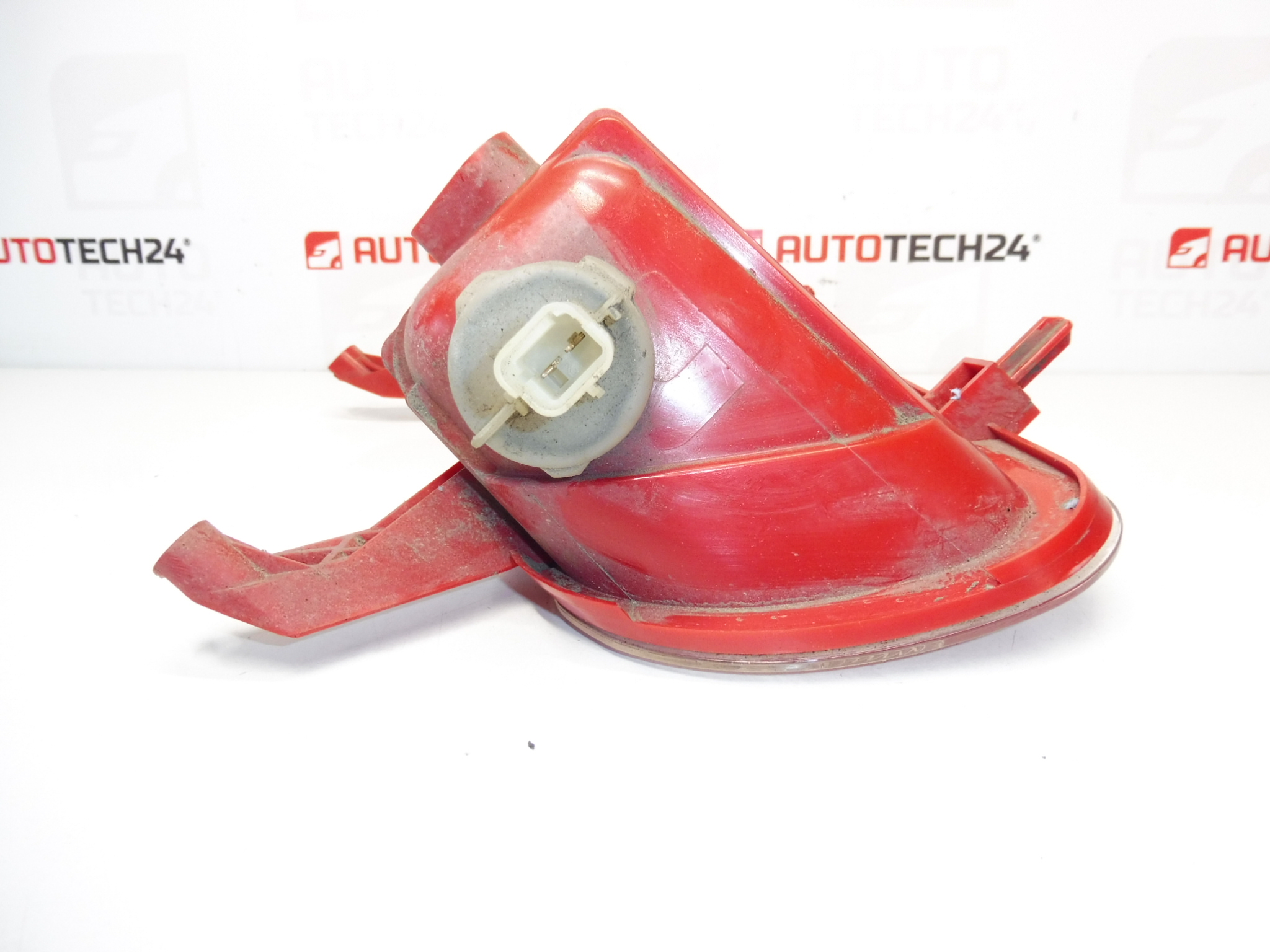 Lampa postojowa tylna Peugeot 5008 9686161580 6351JK