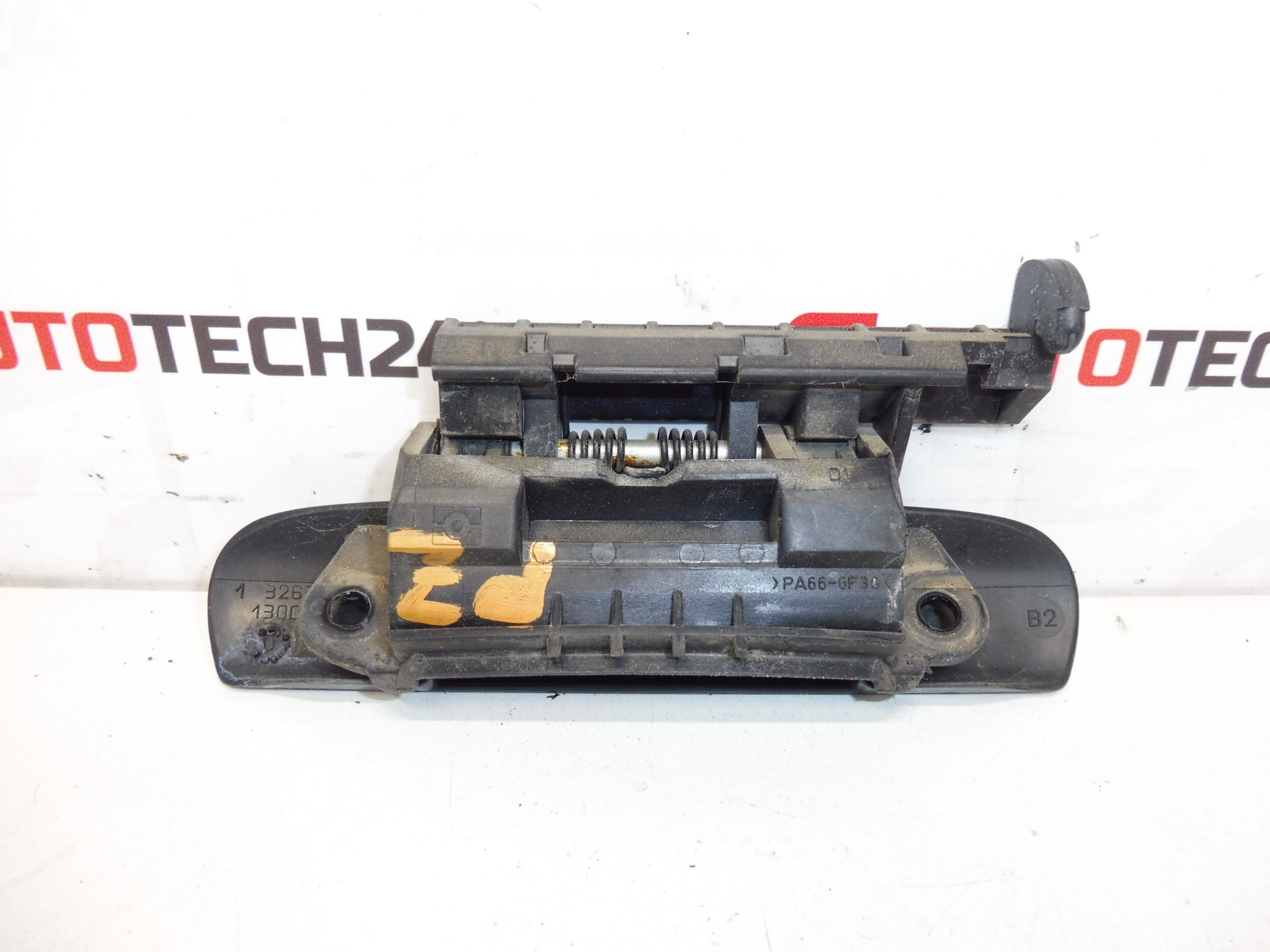 Klika prawych tylnych drzwi Citroën Xsara czarna 96334566 9101N1