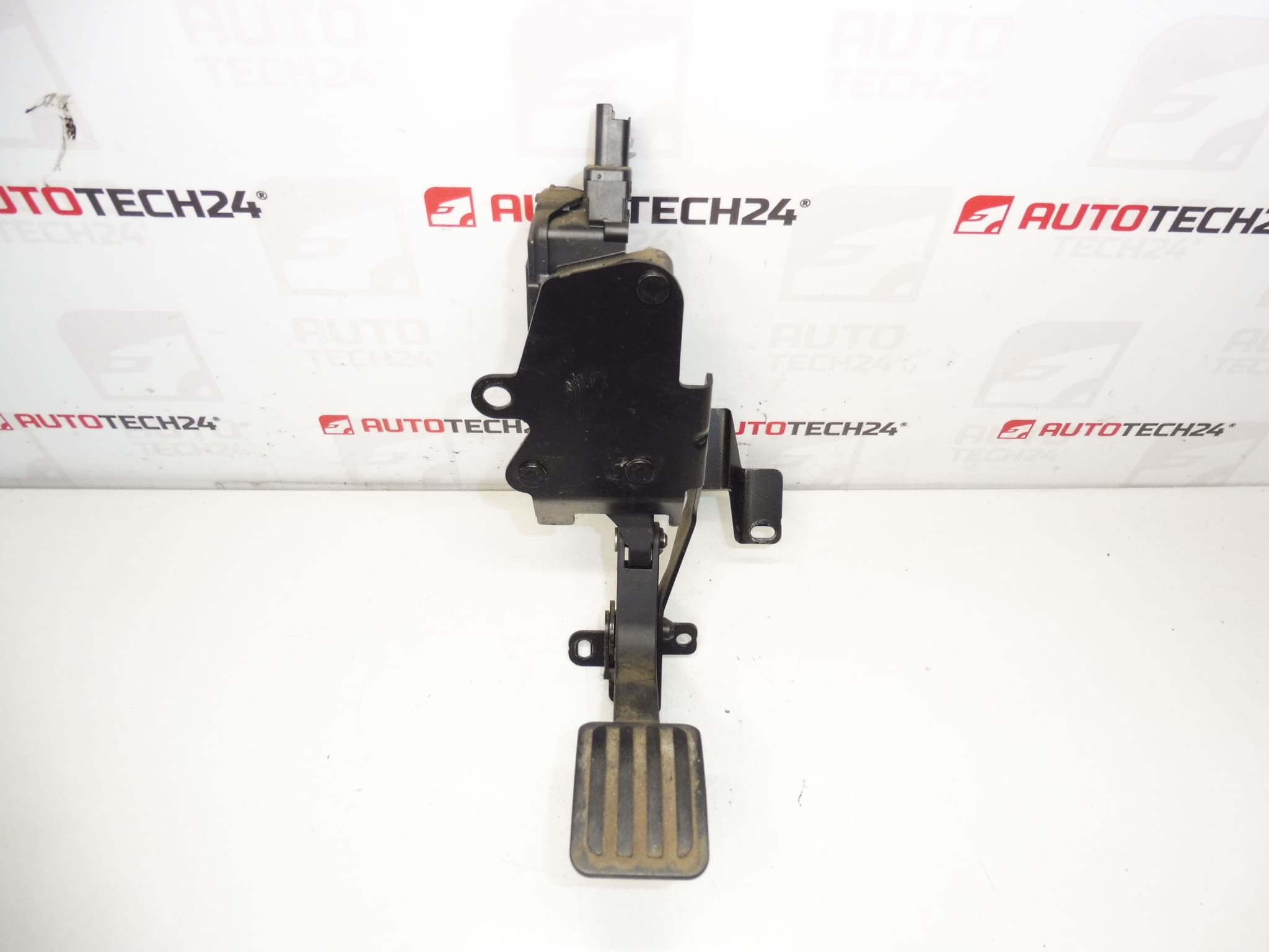 Hella Citroën Peugeot 1400752980 1601S8 Pedal gazowy