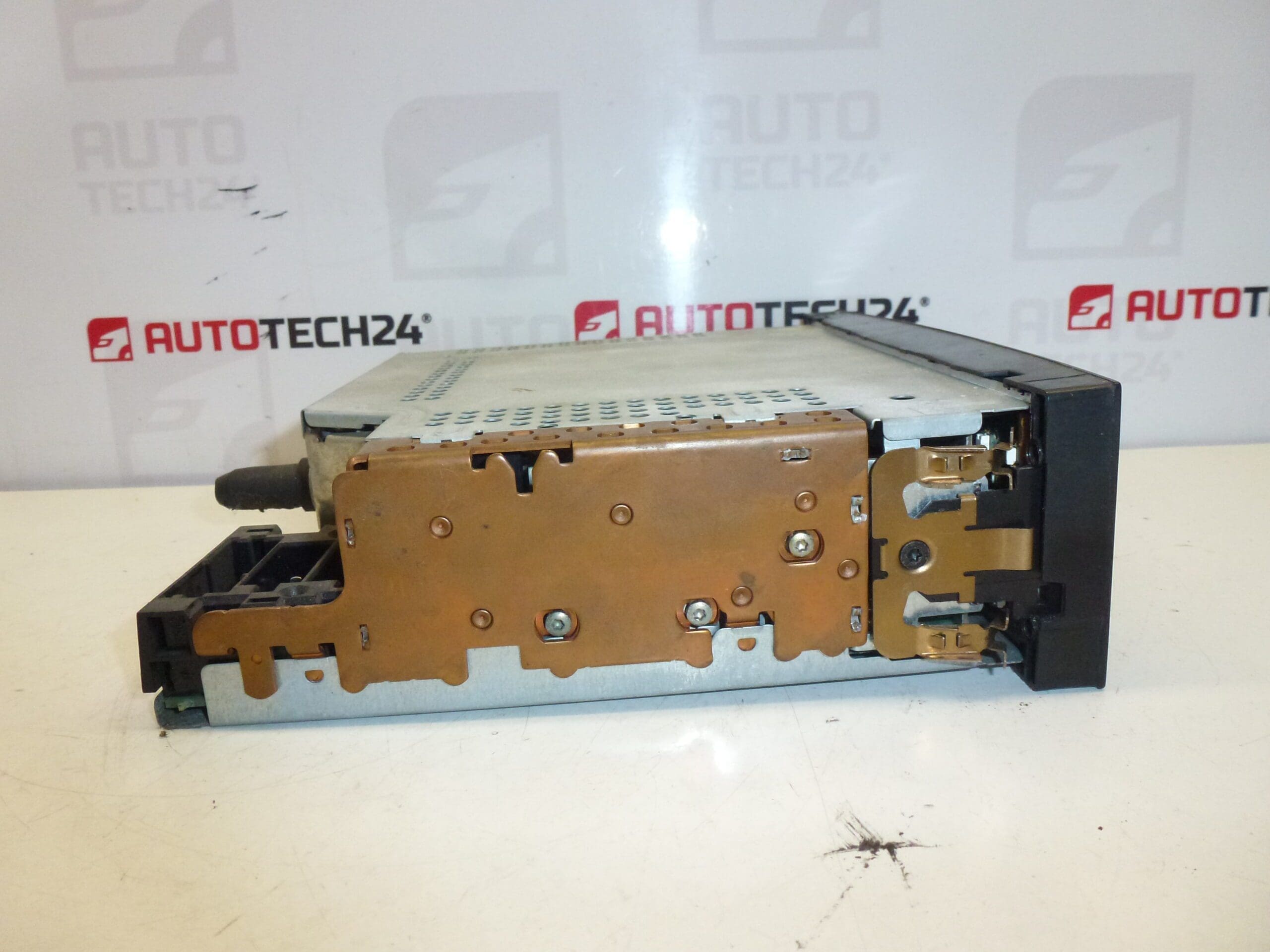 Radio Samochodowe z CD do Citroën Peugeot 96489417XT00 96489417XT - obrazek 2