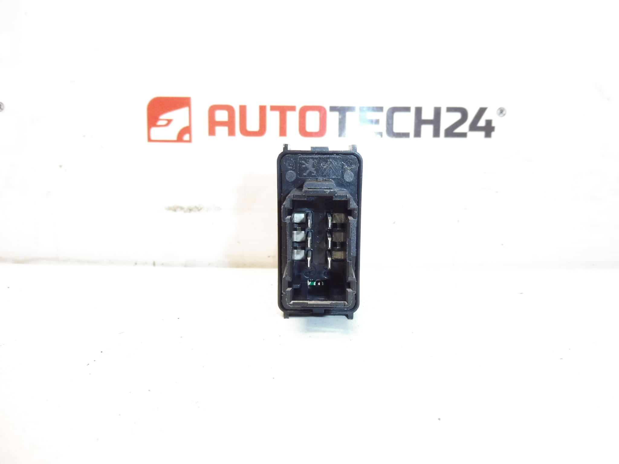 Citroën C-Elysée Peugeot 301 96657927 Przełącznik szyby - obrazek 2