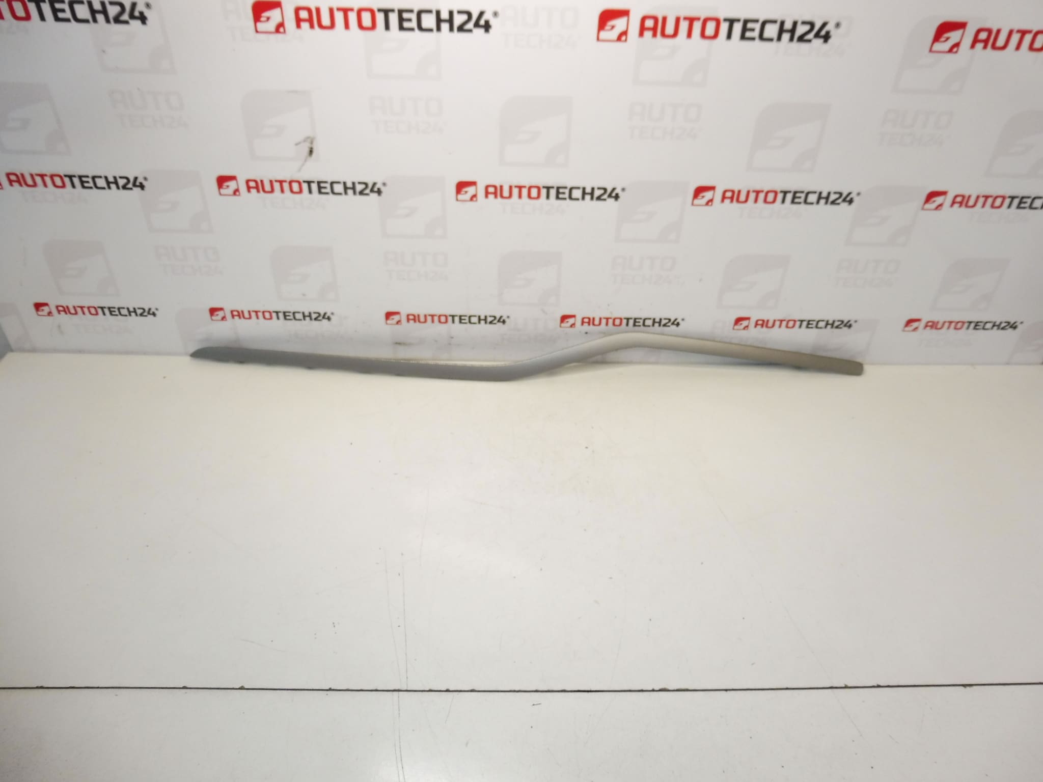 Dekoracyjny pulpit nawigacyjny Citroën C5 x7 9682315877 8231S3