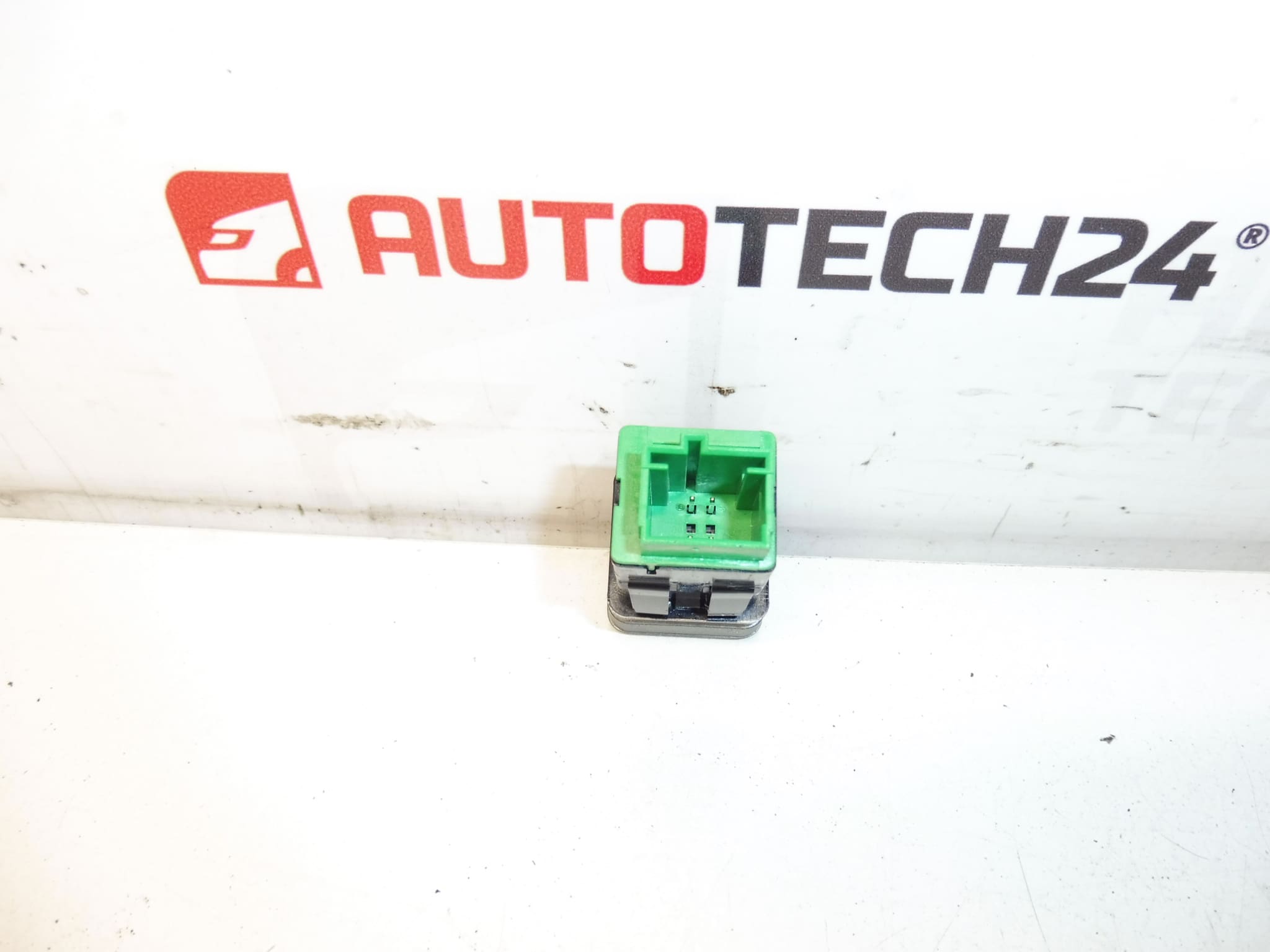 Ovladač ESP Citroën C-Elysée Peugeot 301 96773042ZD - obrazek 2