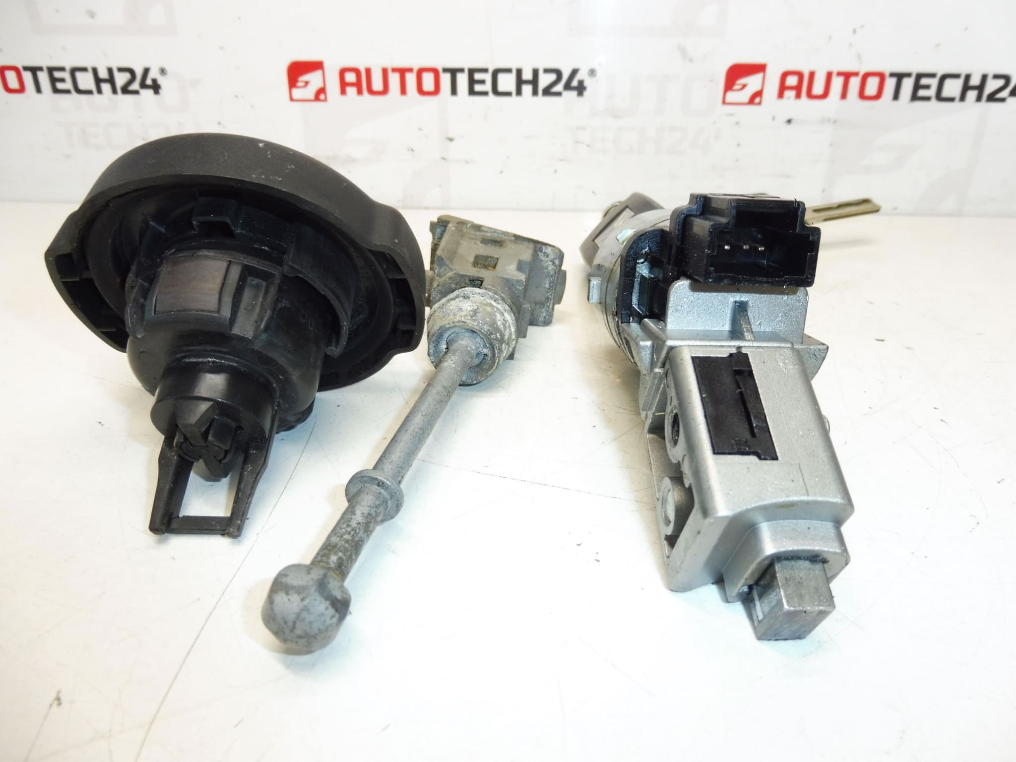 Zestaw zamków 2 klucze Citroën C5 X7 4162NS 4162KF - obrazek 2