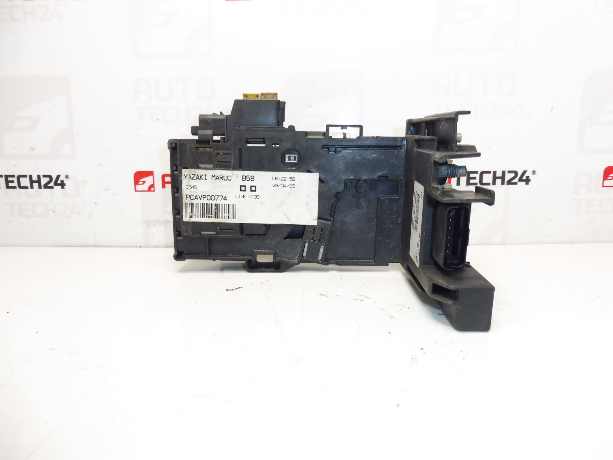 Citroën Peugeot 9665794680 28201235 6500 HE Moduł bezpiecznika