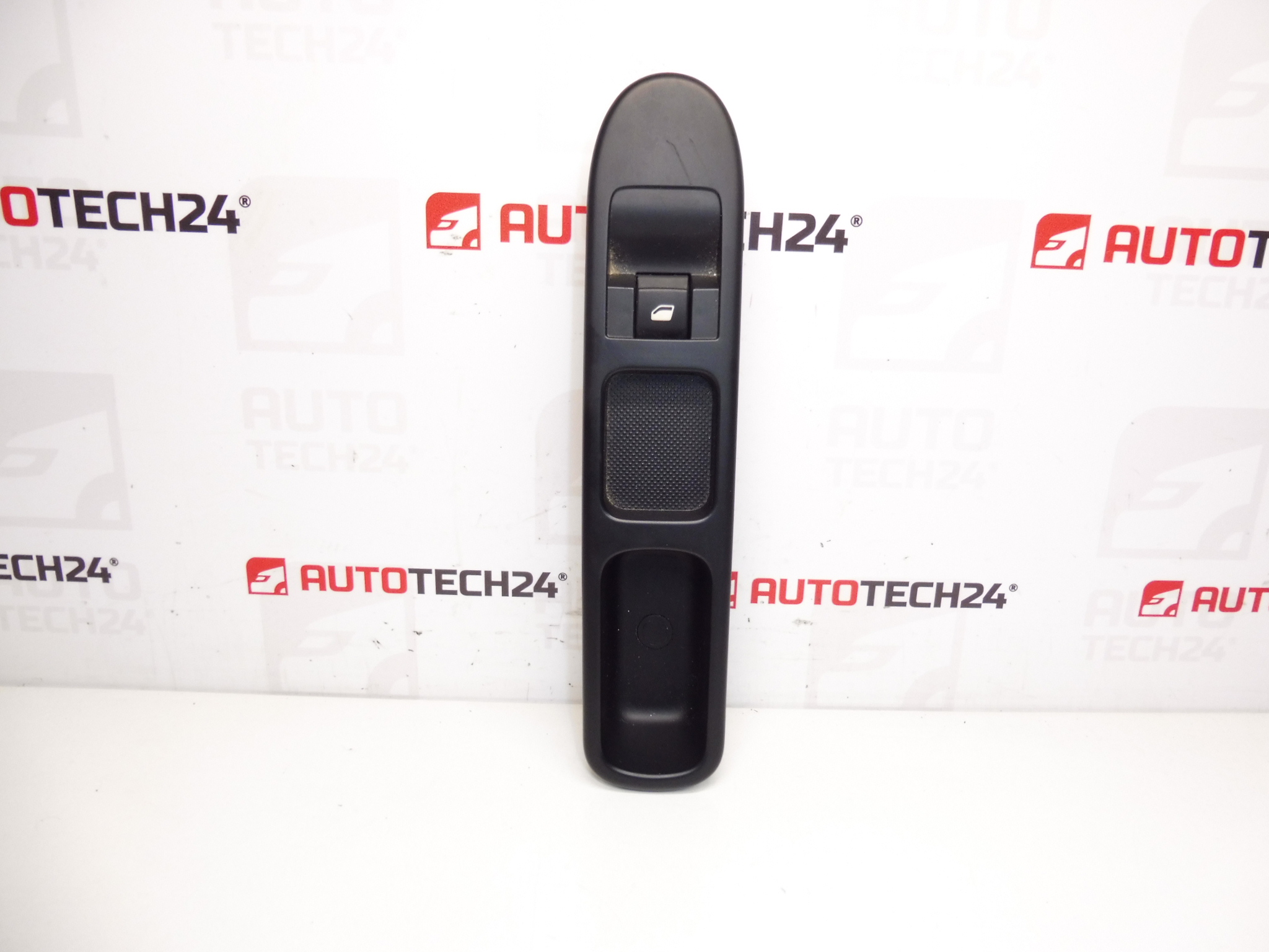 Sterowanie szybami Citroën C3 Picasso 6490P9