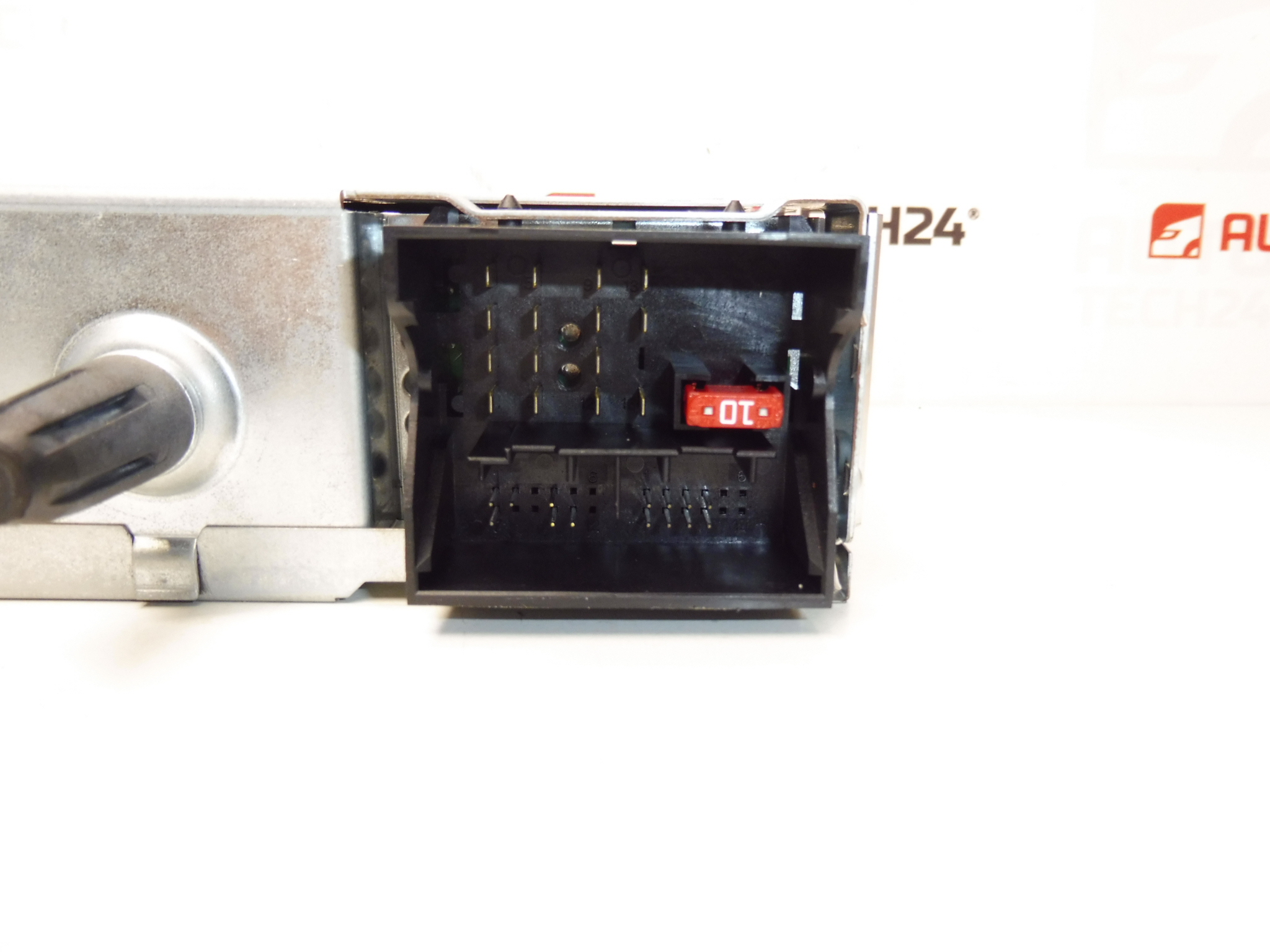 Radio samochodowe z CD Continental Citroën Peugeot 98032842XT 16112066XT