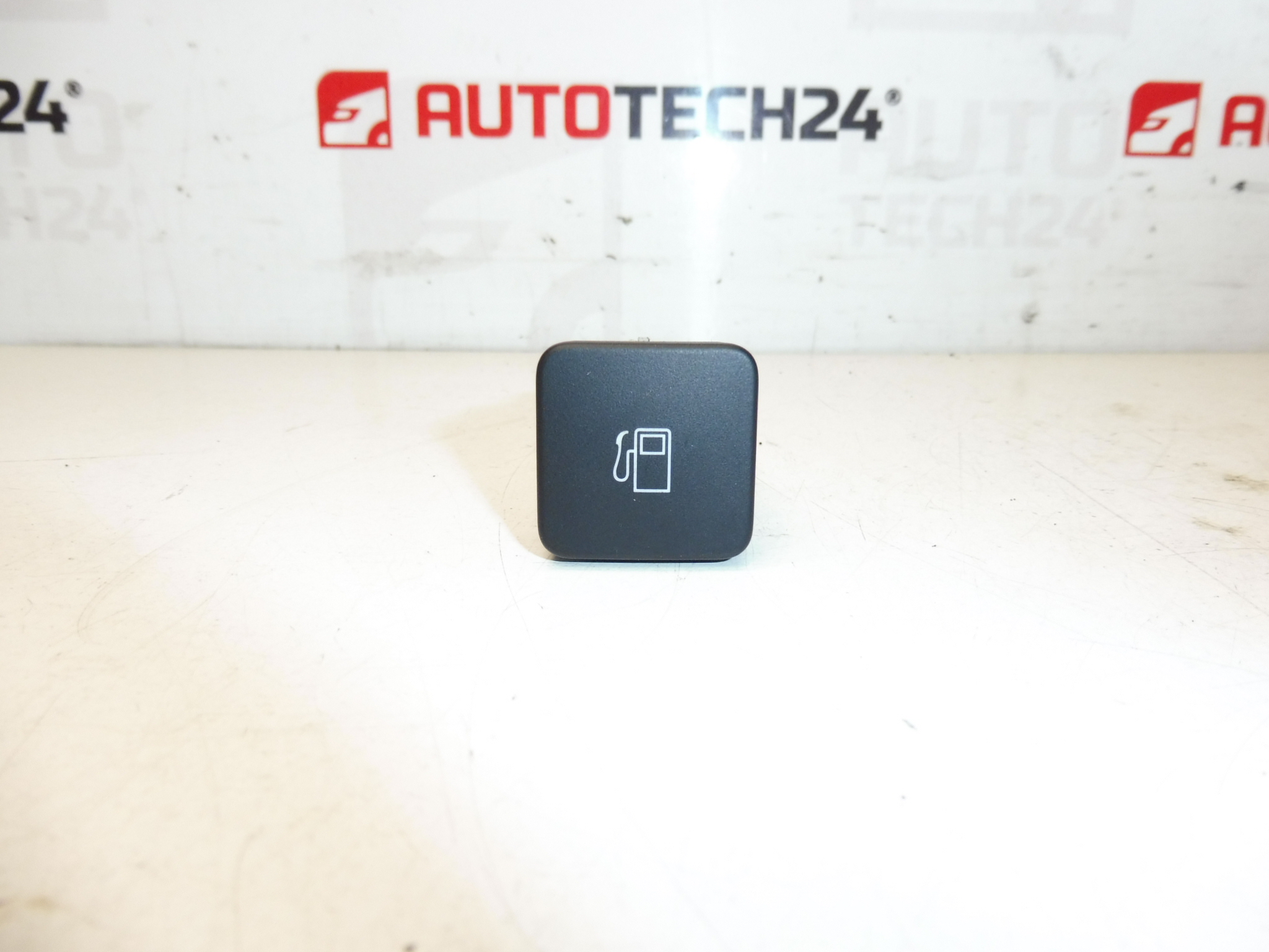 Przełącznik Otwierania Zbiornika Paliwa Citroën DS 96664235ZD