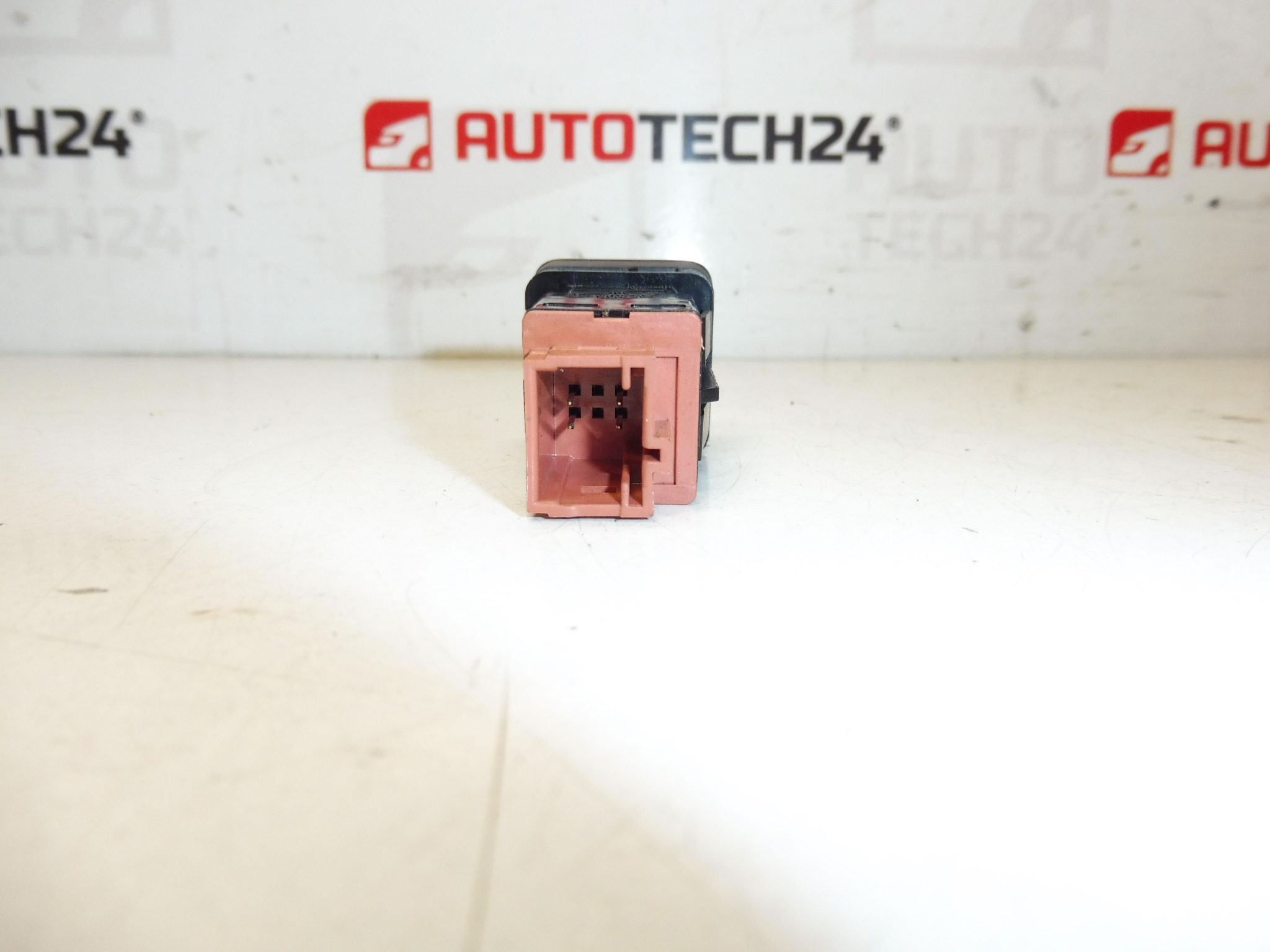 Przełącznik Otwierania Zbiornika Paliwa Citroën DS 96664235ZD