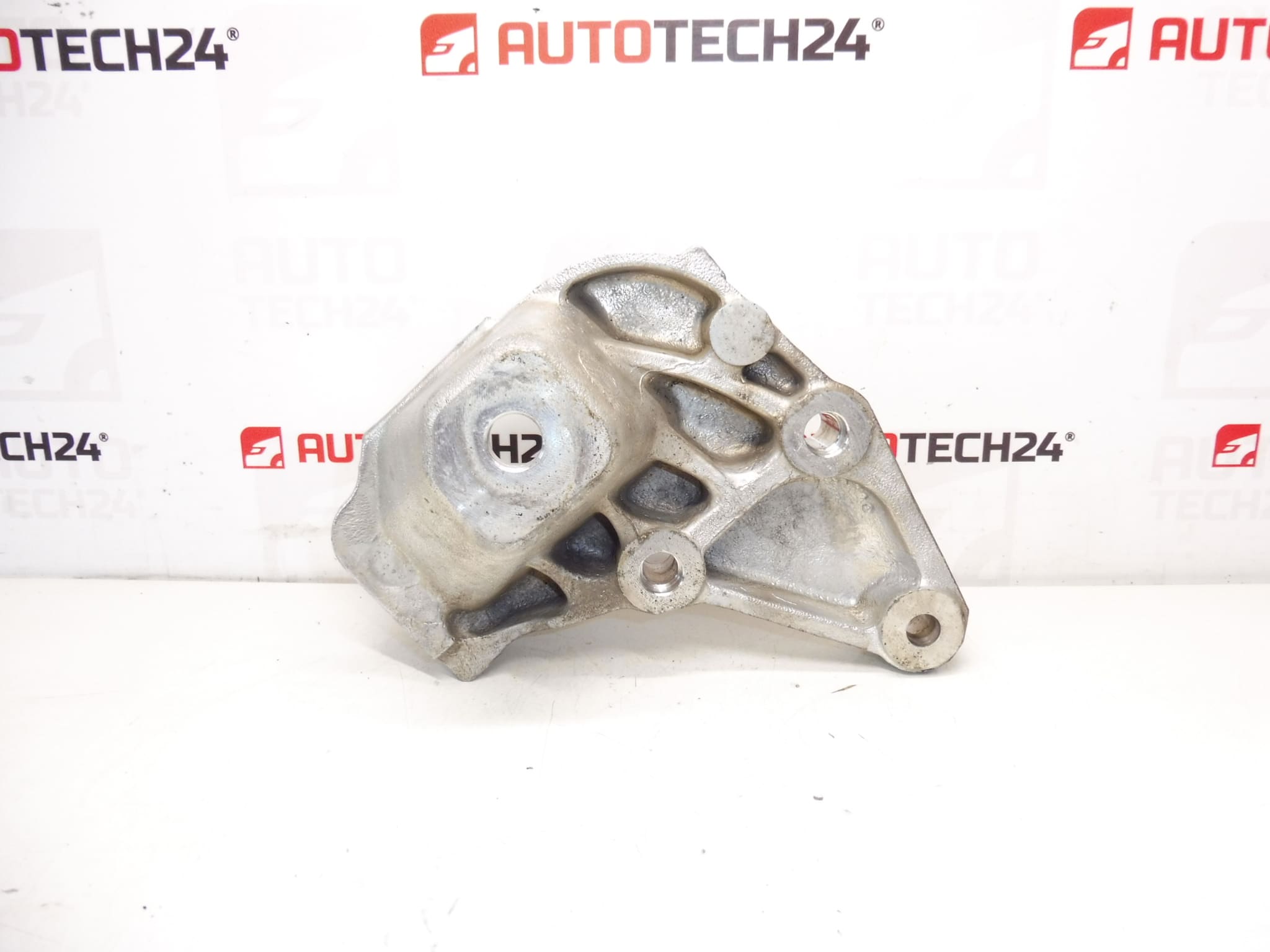 Zabocza silnika Right Citroën Peugeot 9647029580 1839C8