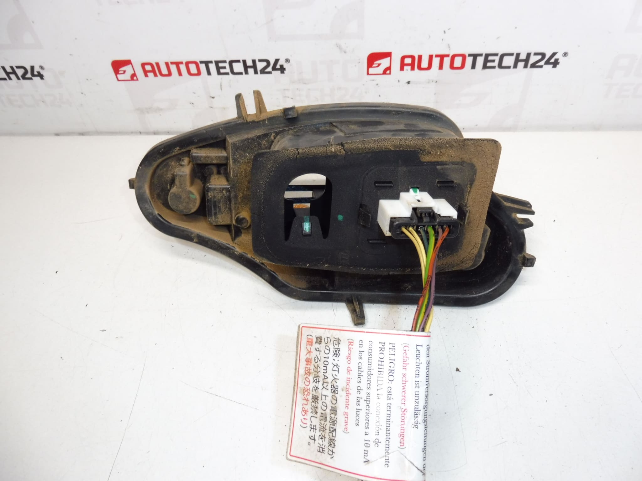 Lewa tylna lampa Fender Citroën C3 II 6350KQ - obrazek 2