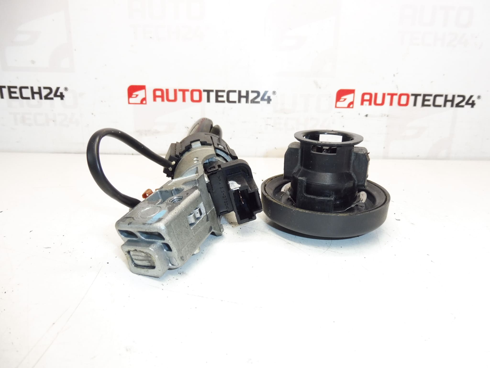 czapka zbiornika + jeden klucz Citroën C5 05-07 4162FE