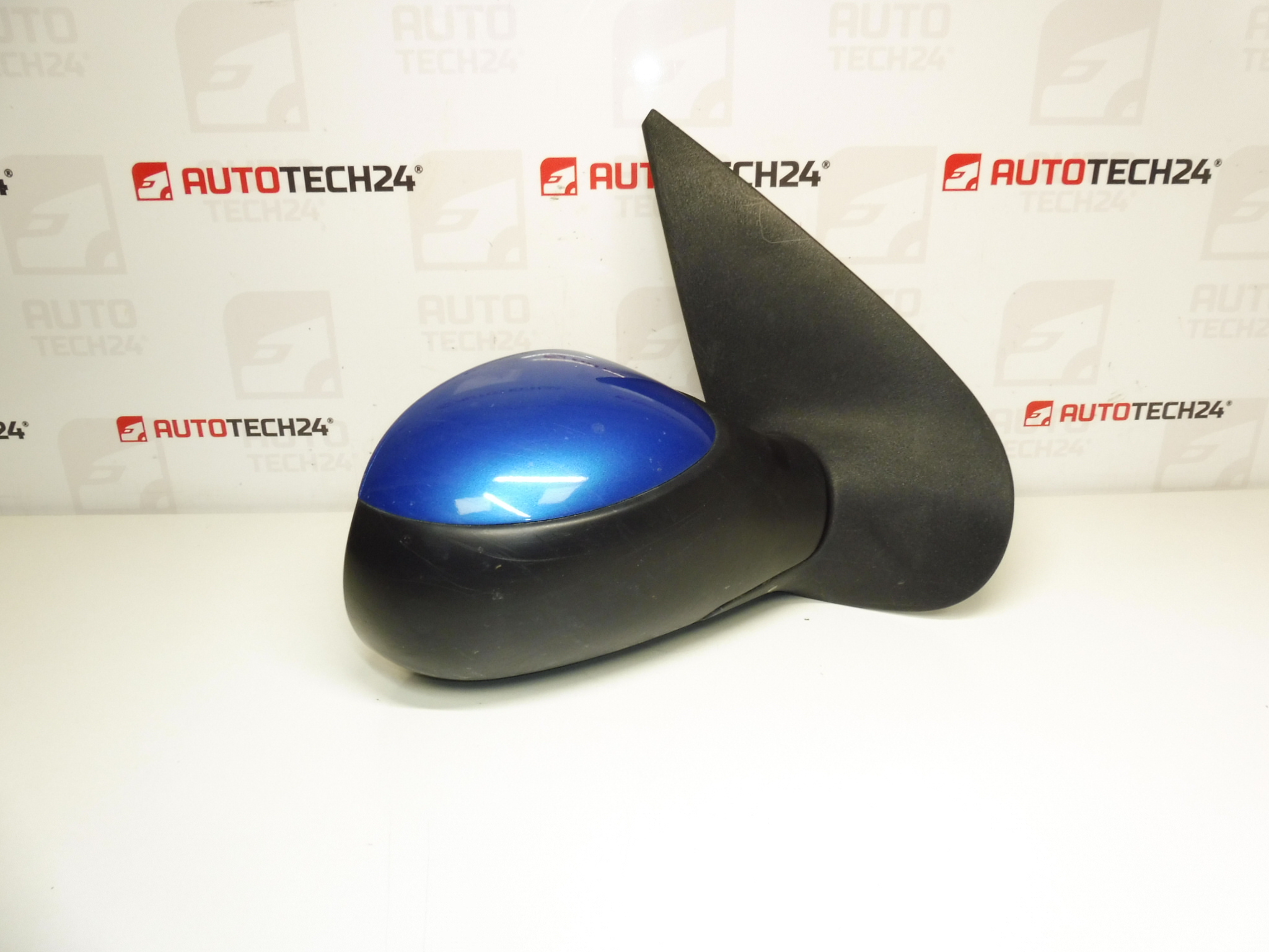Lusterko prawe Peugeot 206 KMFD 96437171XT 8148XY