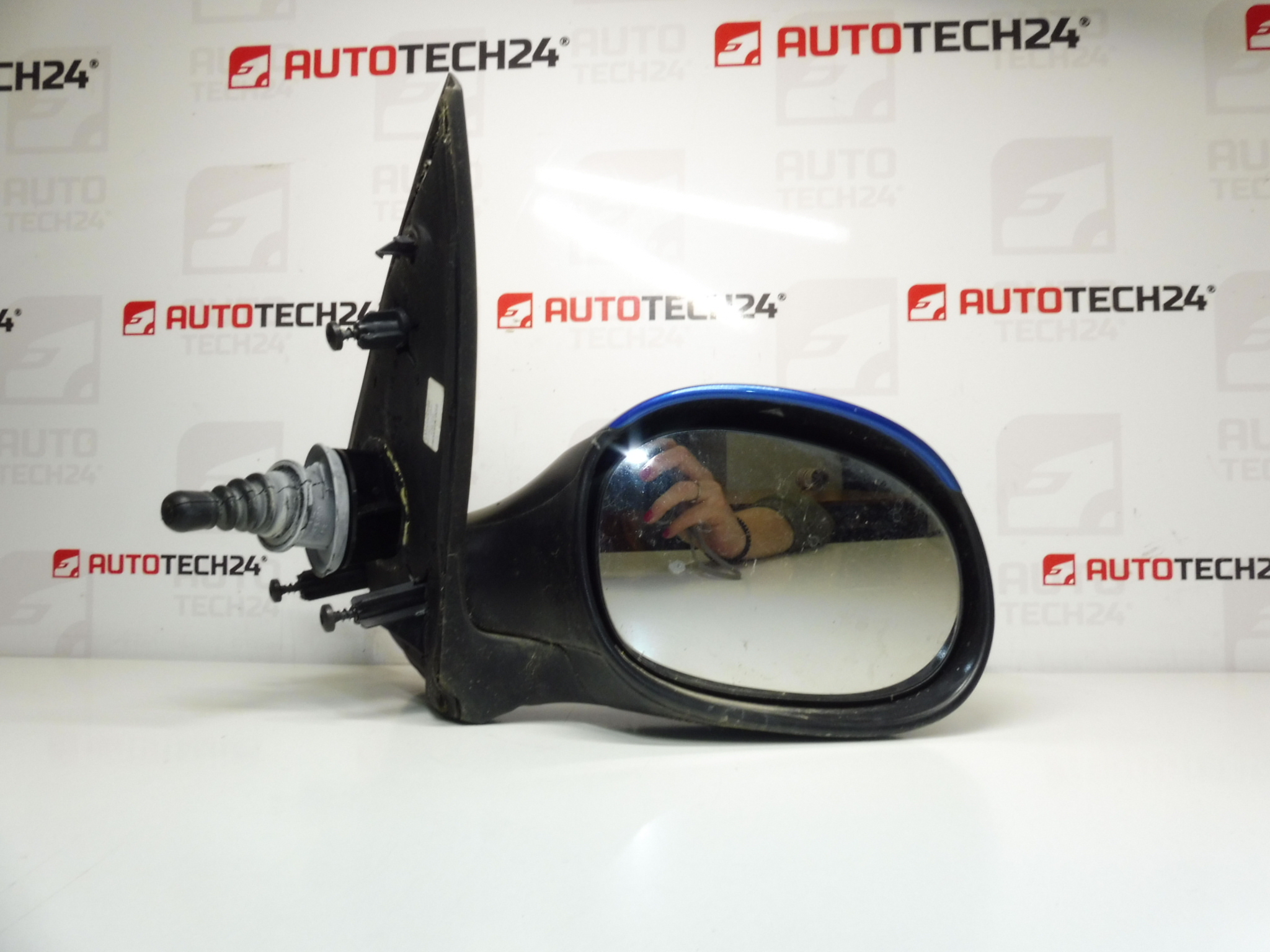 Lusterko prawe Peugeot 206 KMFD 96437171XT 8148XY