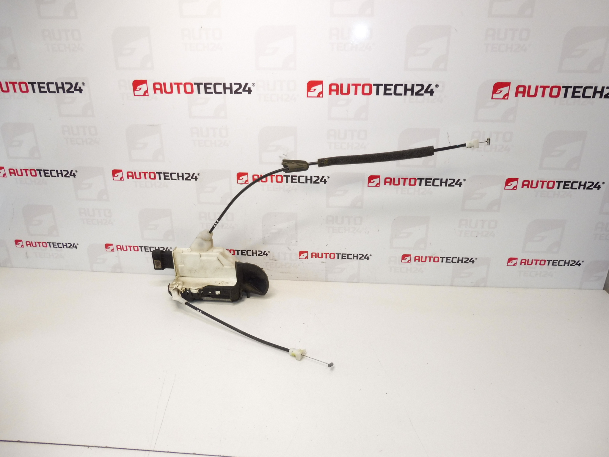 Sterownik zamka drzwi przednich lewych Peugeot 3008 5008 9800623180 9135HF