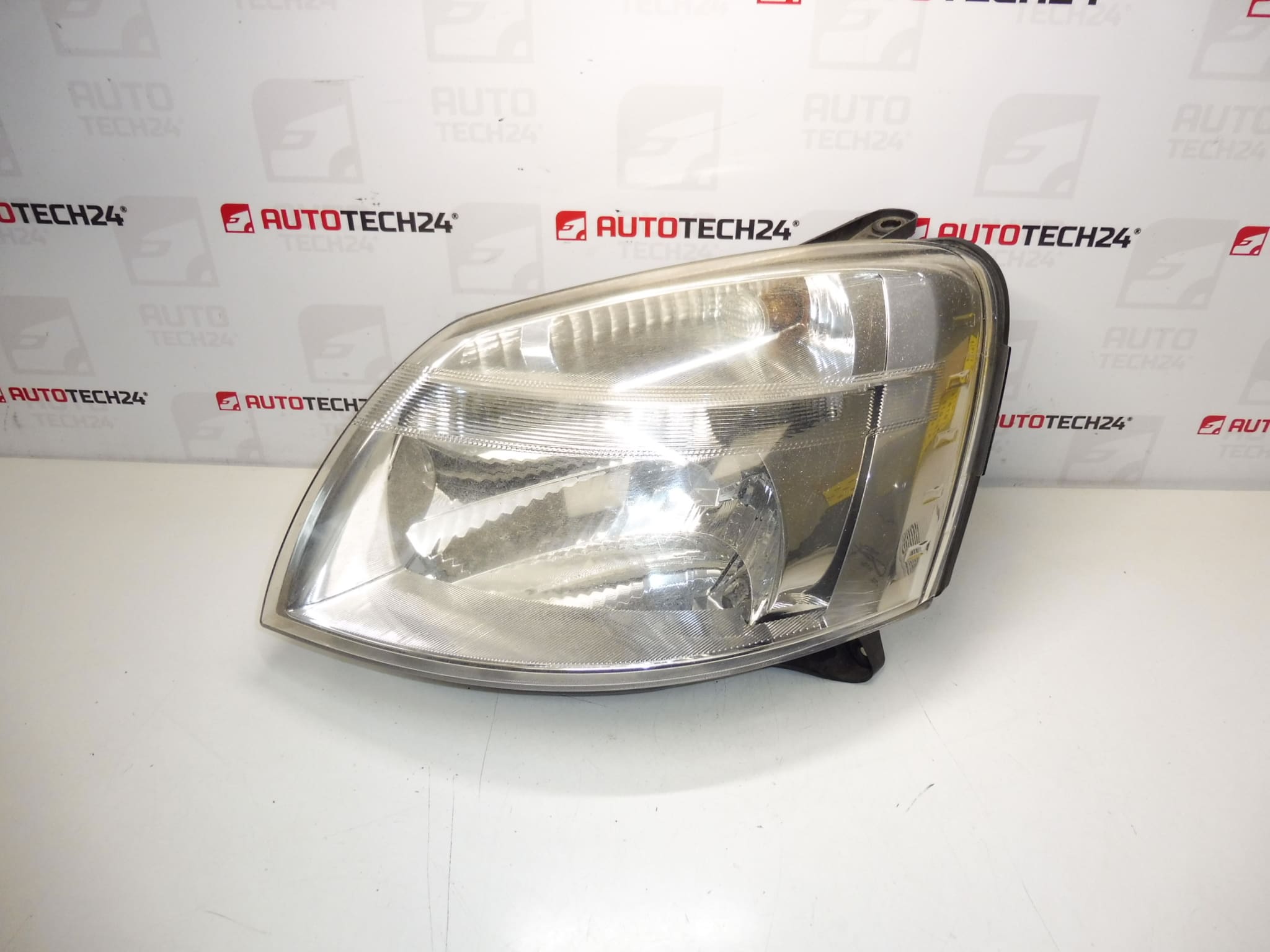 Lampa Lewa Citroën Berlingo Peugeot Partner 9644150980