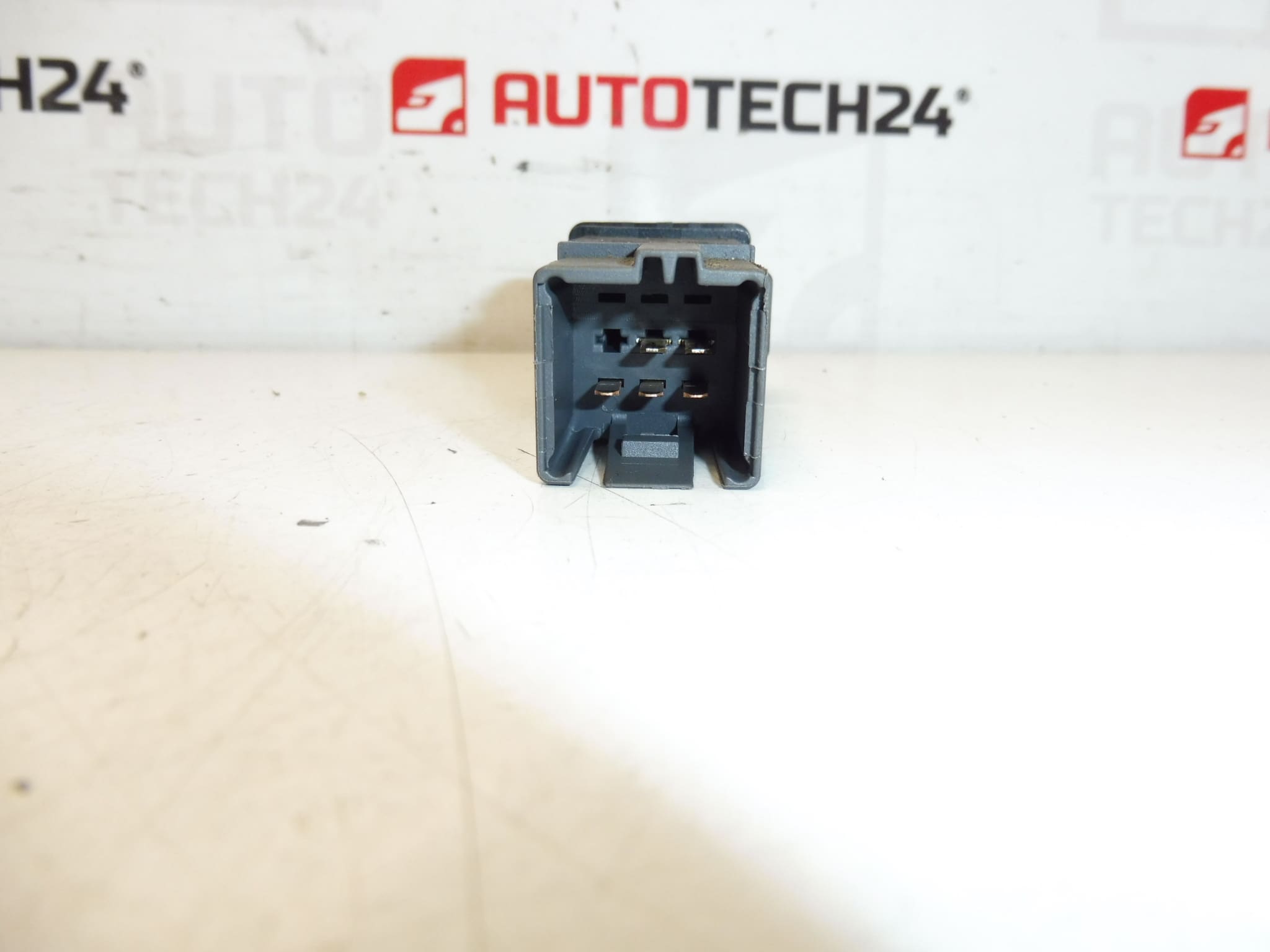 Przełącznik szyb tylnych Citroën Xsara 6554CK - obrazek 2