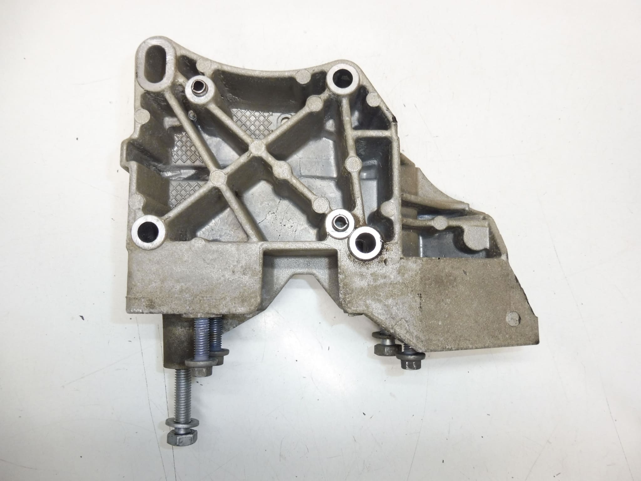 Uchwyt alternatora Citroën Peugeot 9649103280 5706J2 - obrazek 2