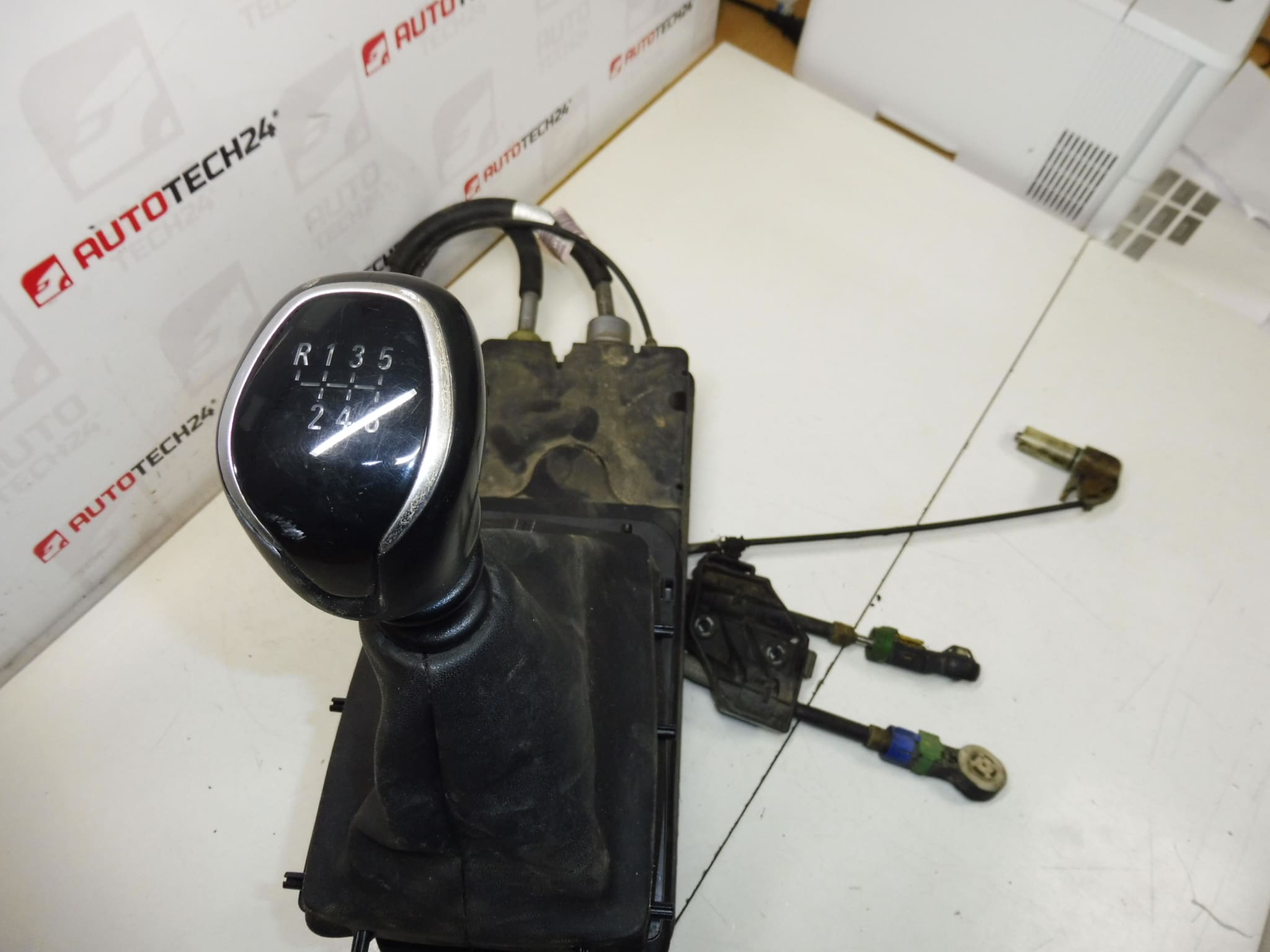 Dźwignia zmiany biegów z linkami Peugeot 308 T9 9825223280 YQ001073YX - obrazek 2