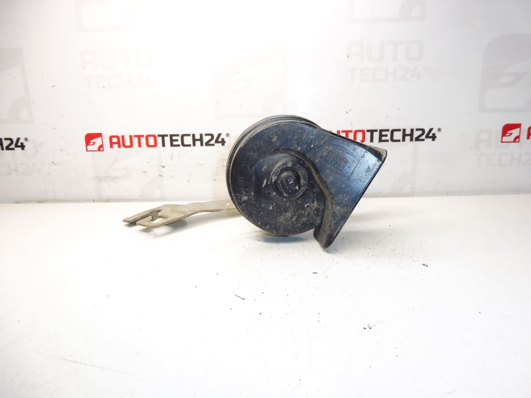 Klakson z uchwytem Peugeot 308 T9 9800563180