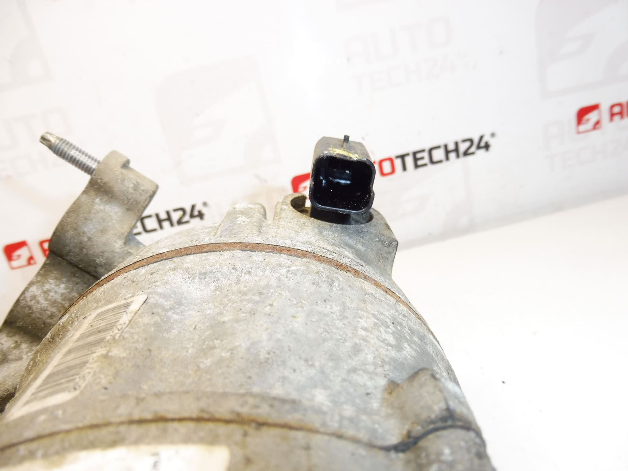 Kompresor klimatyzacji Valeo 9827528980-02 9827552180-02 1617294480 - obrazek 2