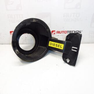 Króciec wlewu zbiornika paliwa Peugeot 3008 9682803280 1517E2