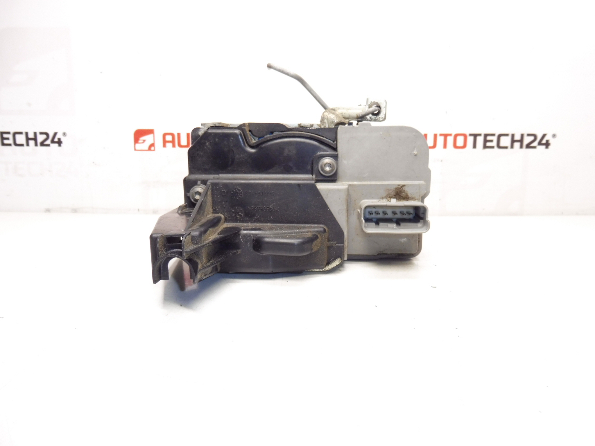 Zamek Prawych Przednich Drzwi Pasażera Peugeot 307 9136Z9