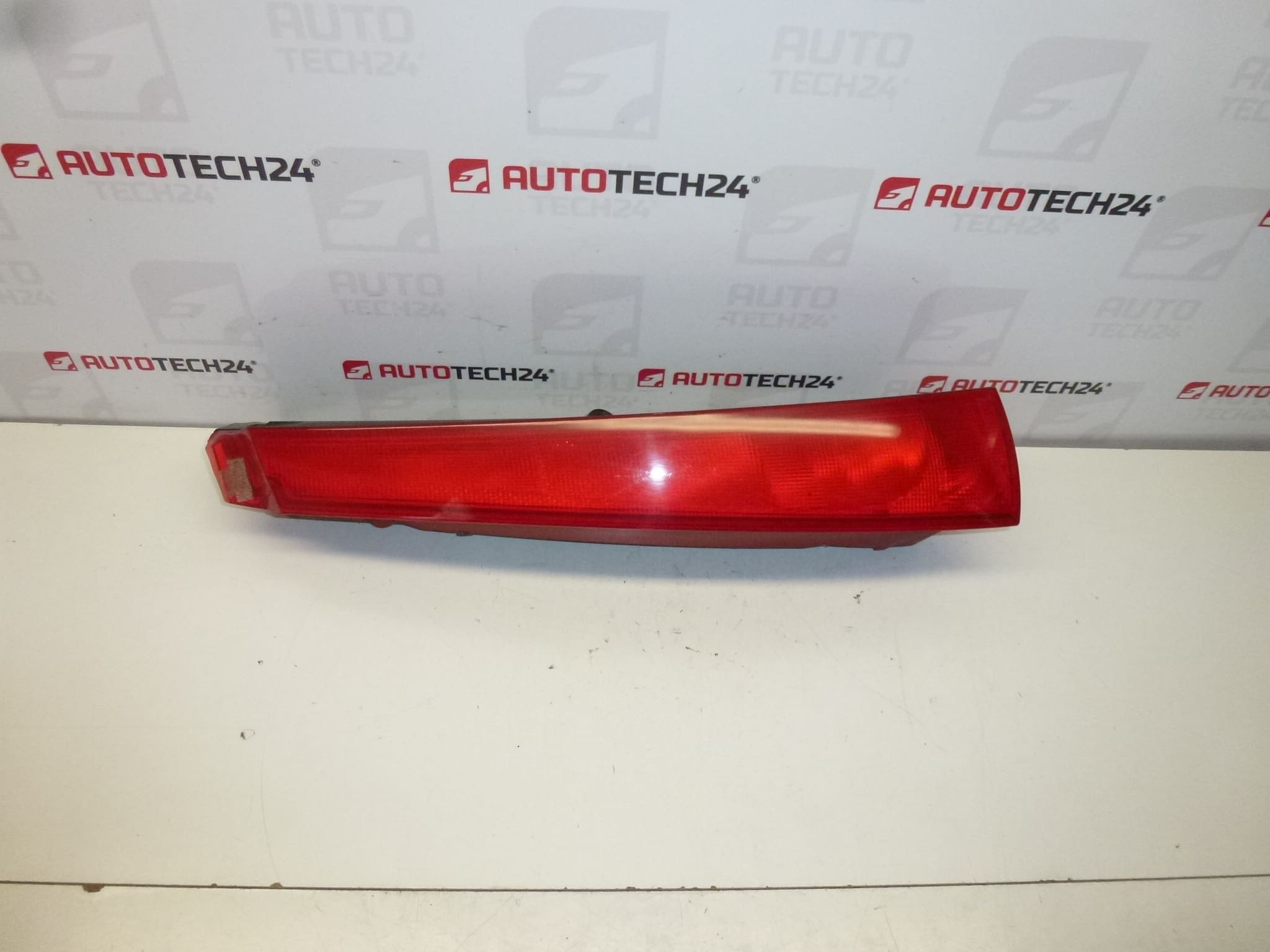 Lampa tylna górna lewa Citroën C5 I i II Kombi 9637356380 6350P9