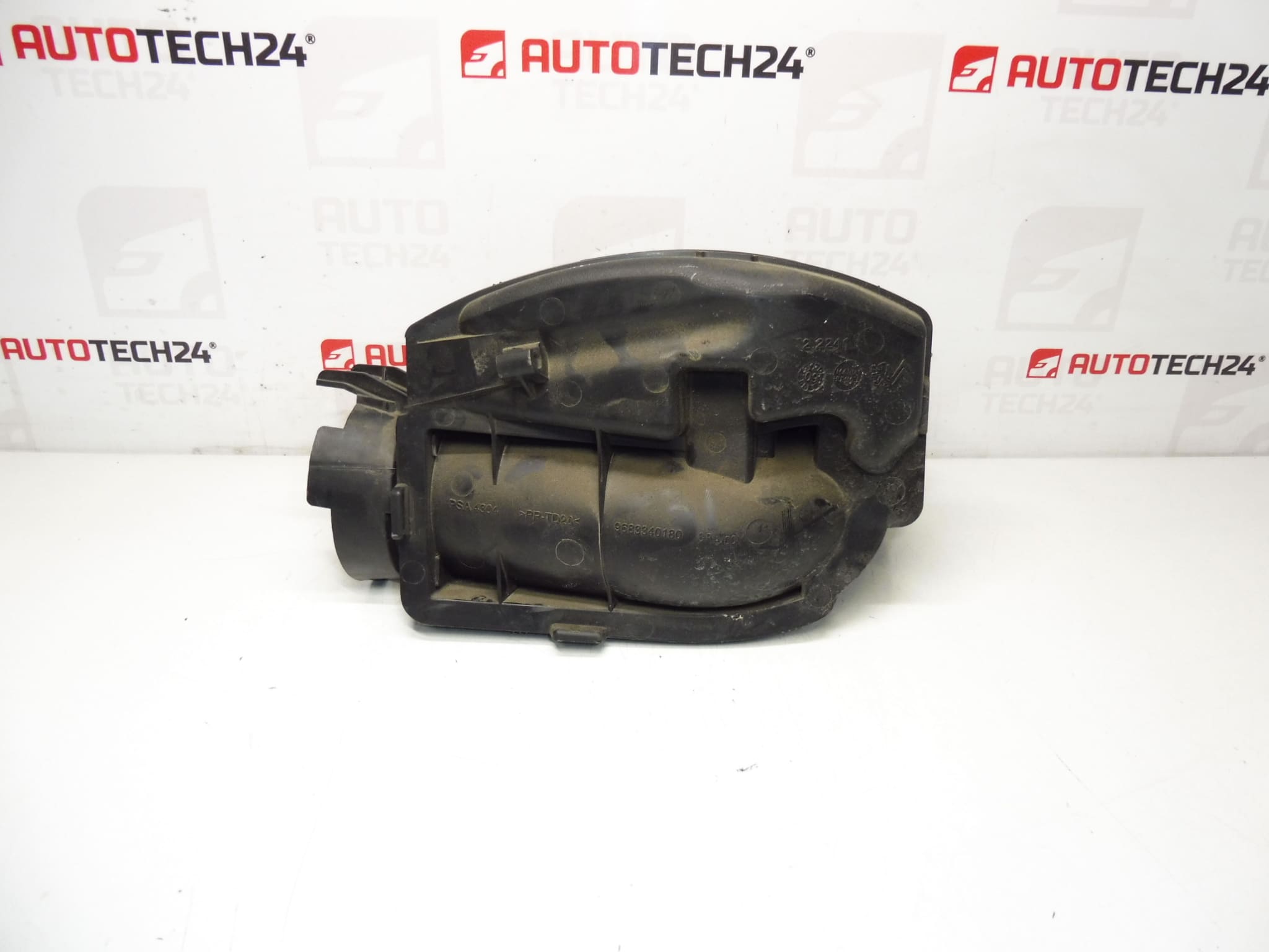 Rezonator dolotu powietrza 1.4 VTI 70 kW 8FS Citroën Peugeot 9683340180 1436Q9