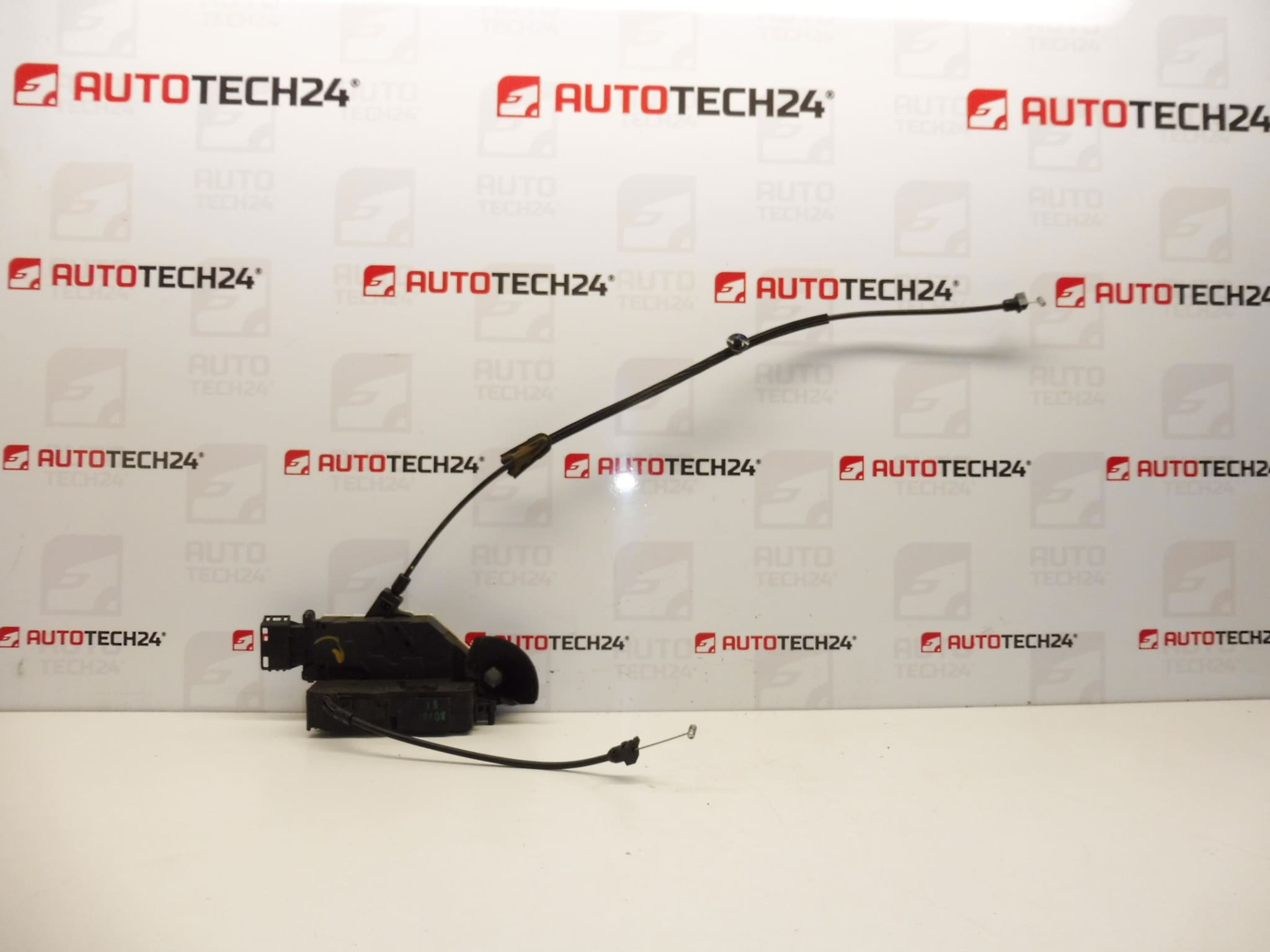 Zamek drzwi kierowcy Peugeot 207 24090816 24087819 24091816