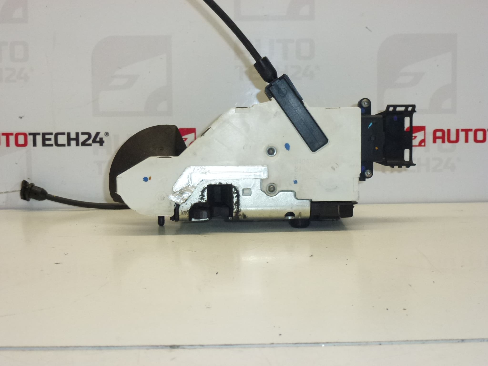 Zamek drzwi przednich lewych Peugeot 207 24087158 9135V9 - obrazek 2