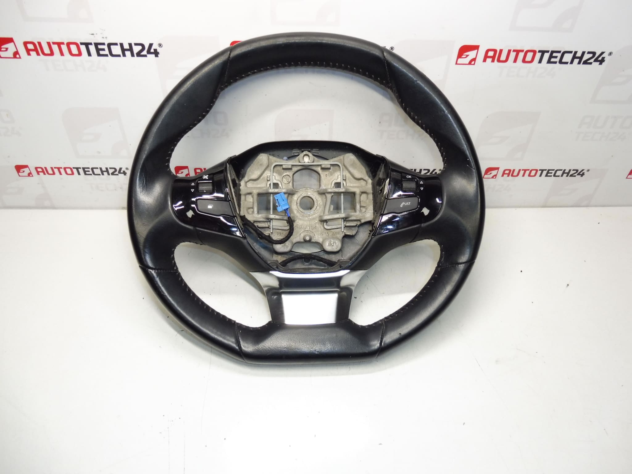 Kierownica Peugeot 308 T9 98374026ZD 98084115XU