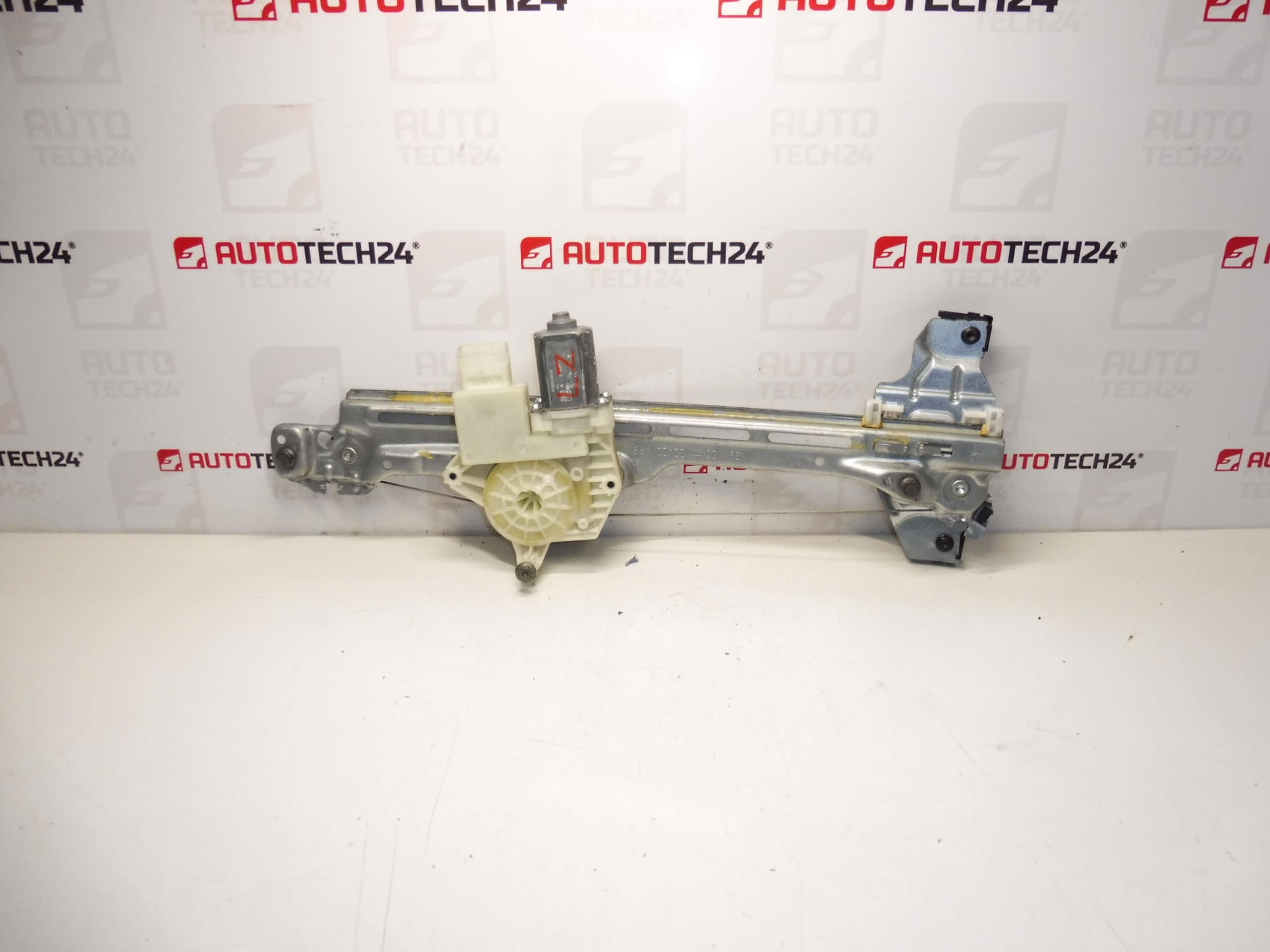 Mechanizm ściągania szyby tylnej Peugeot 308 T9 9800273480