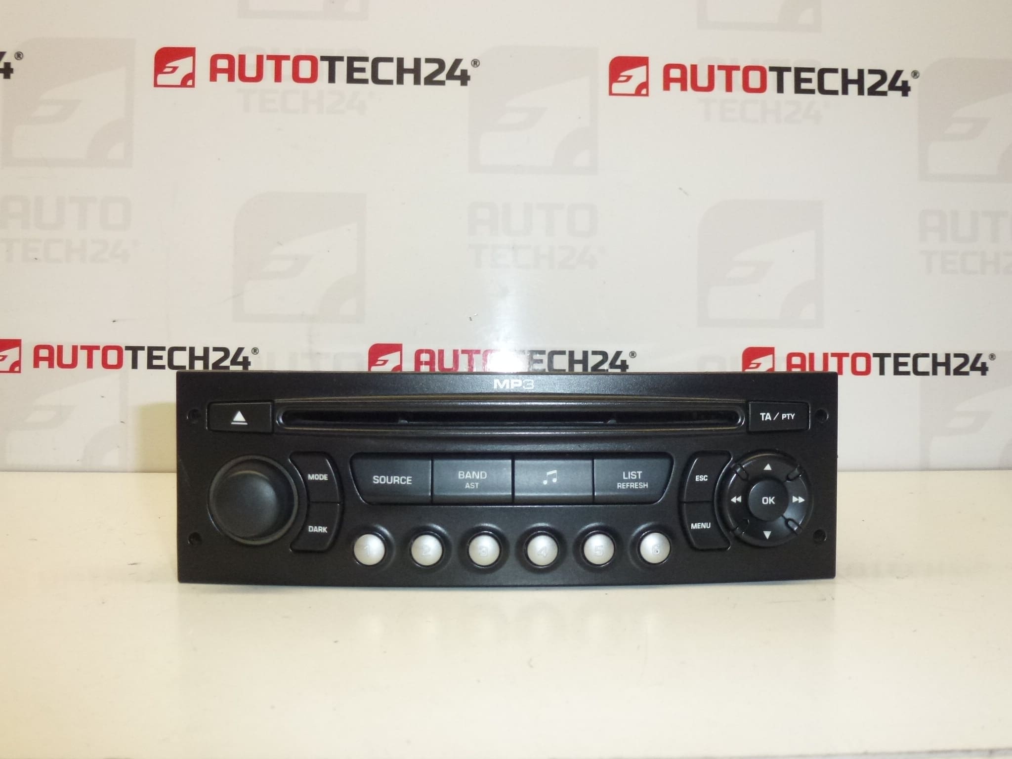 Radio samochodowe z CD MP3 Citroën Peugeot 9664769777 657992