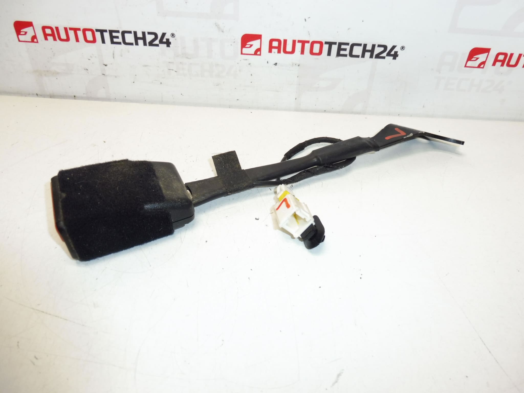 Uchwyt do zamka paszportowego kierowcy Peugeot 308 T9 96776837XT - obrazek 2