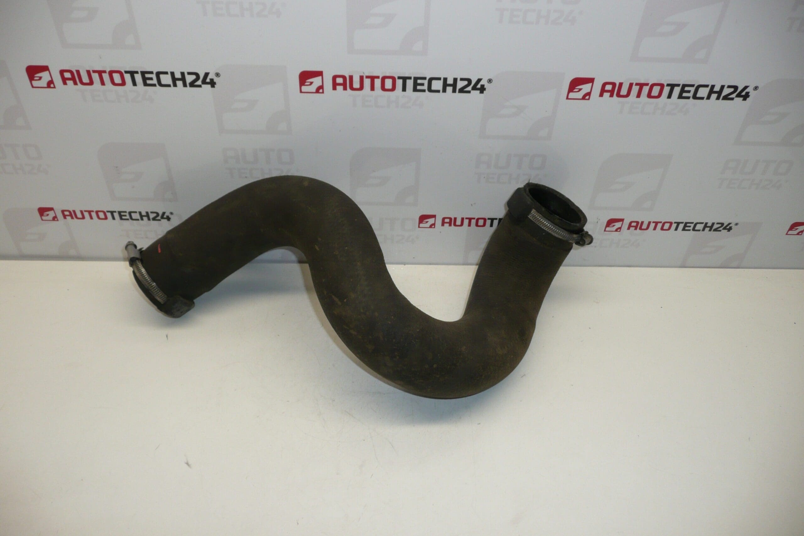 Przyłącze powietrza do wymiennika Citroën Peugeot 2.0 i 2.2 HDI 0382LA