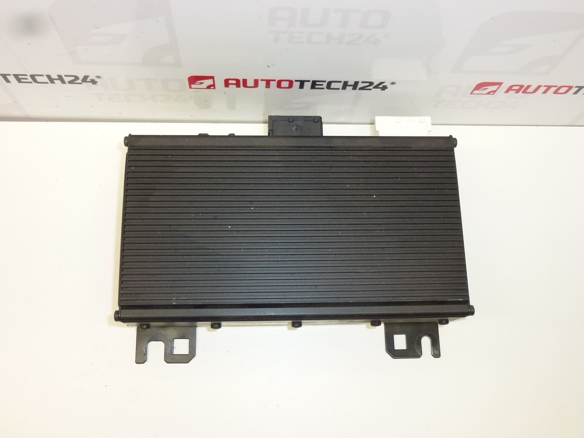 Wzmacniacz JBL Citroën Peugeot 9653383680 6560LZ