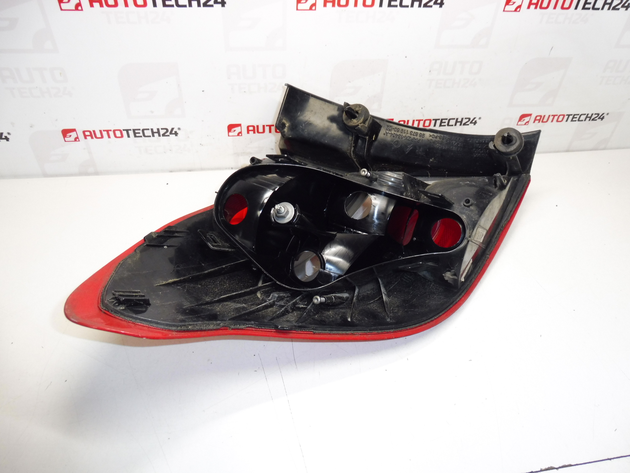 Prawe tylne światło zewnętrzne Citroën C4 II 9687311980