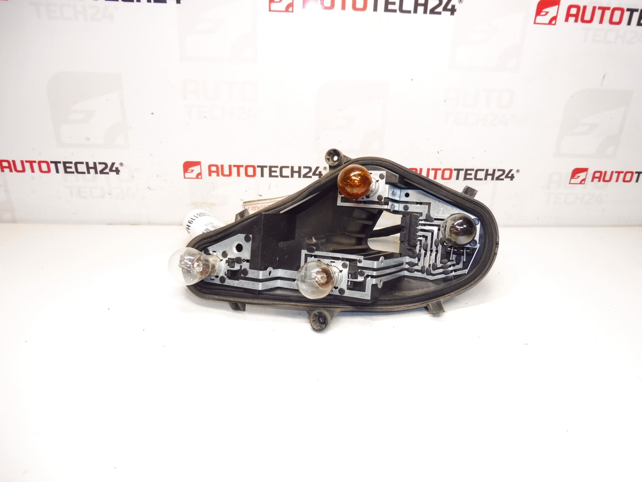 Gniazdo lampy tylnej tylnej lewej Citroën C4 II 6350KS