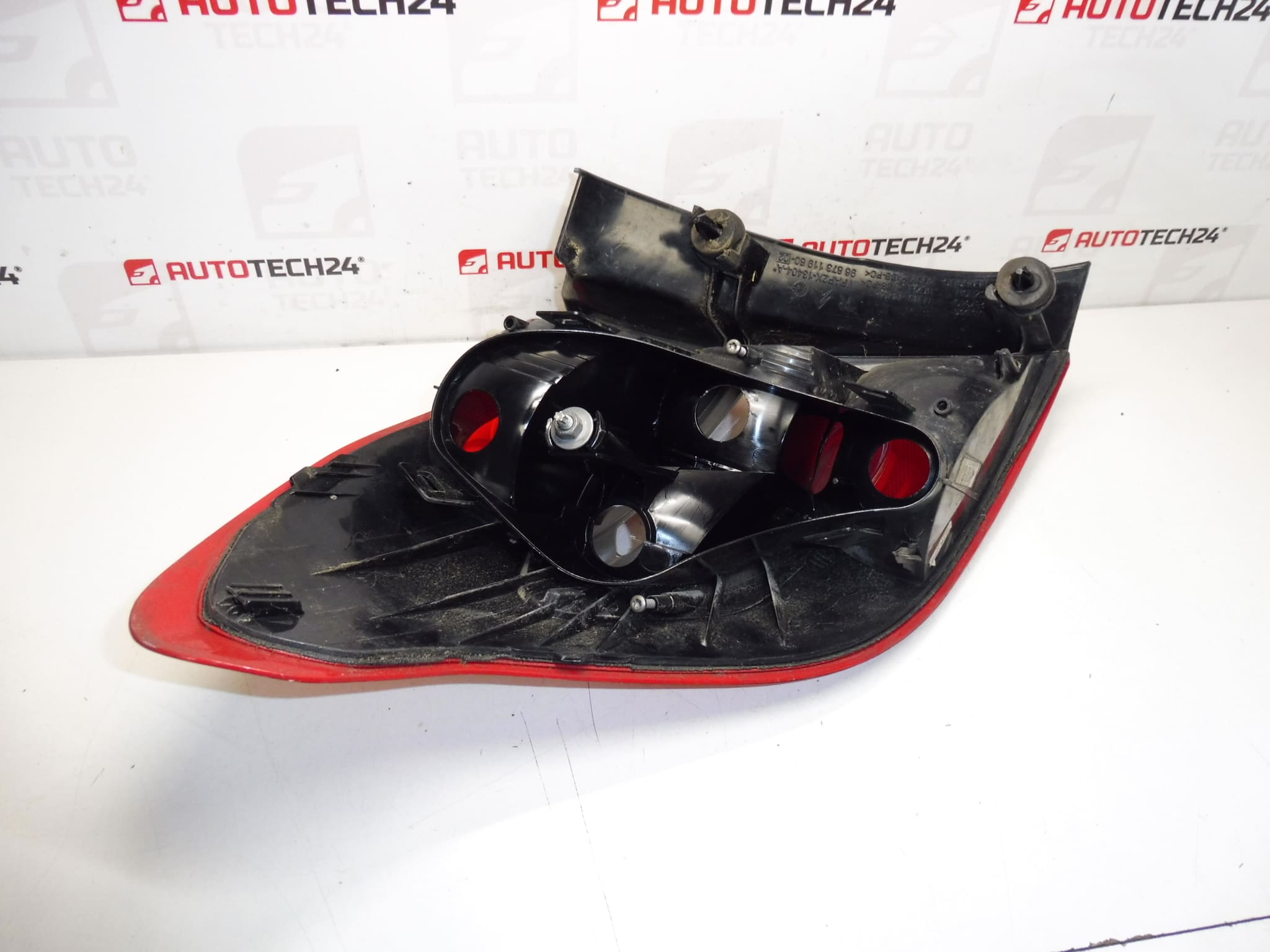 Lampa tylna prawa tylna Citroën C4 II 9687311980 - obrazek 2