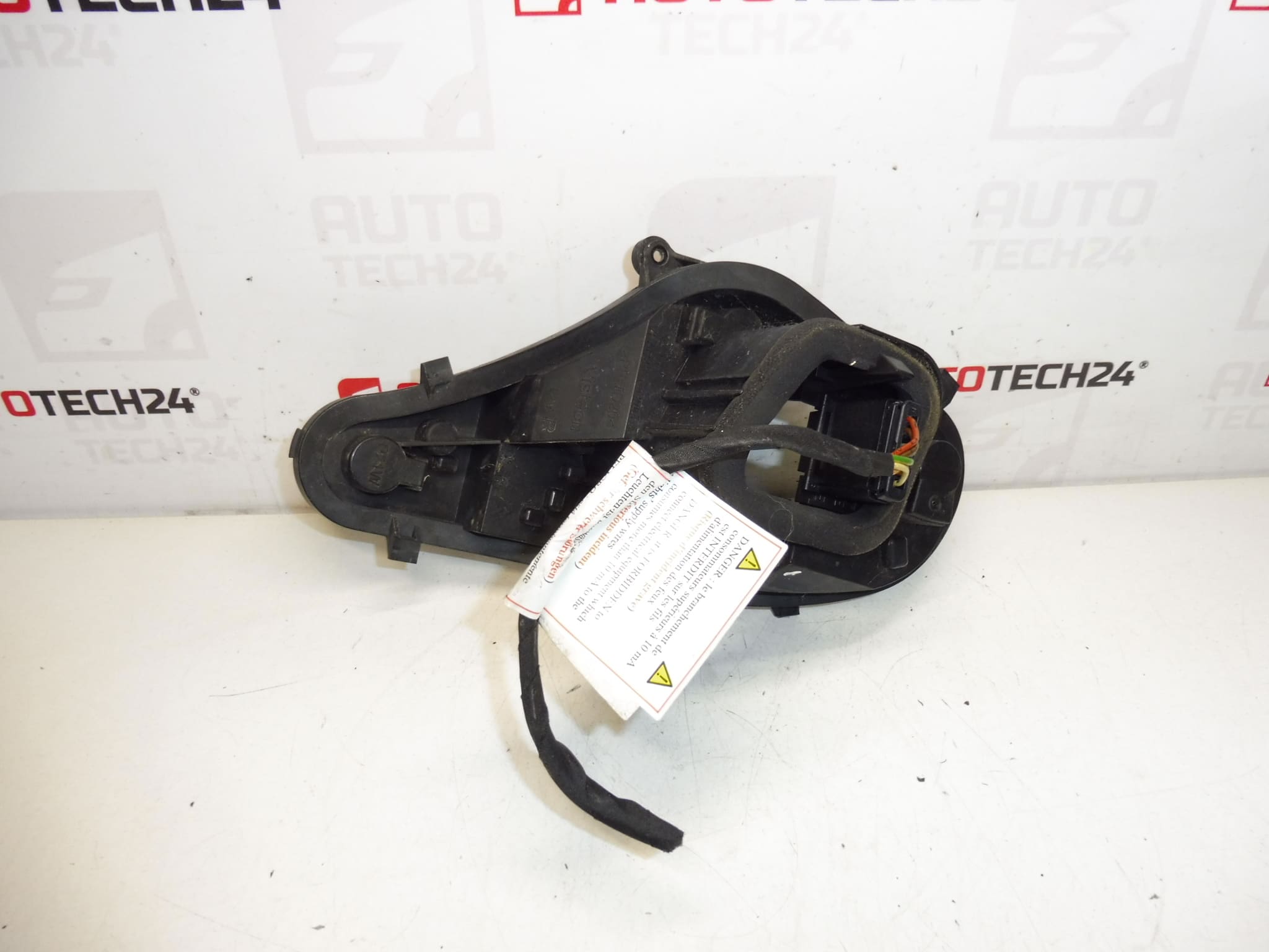 Podstawa lampy tylnej prawej zewnętrznej Citroën C4 II 6351KS - obrazek 2